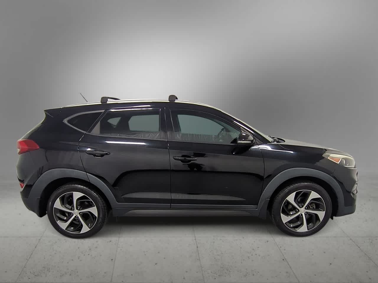 Thumbnail: 2016 Hyundai Tucson - 9