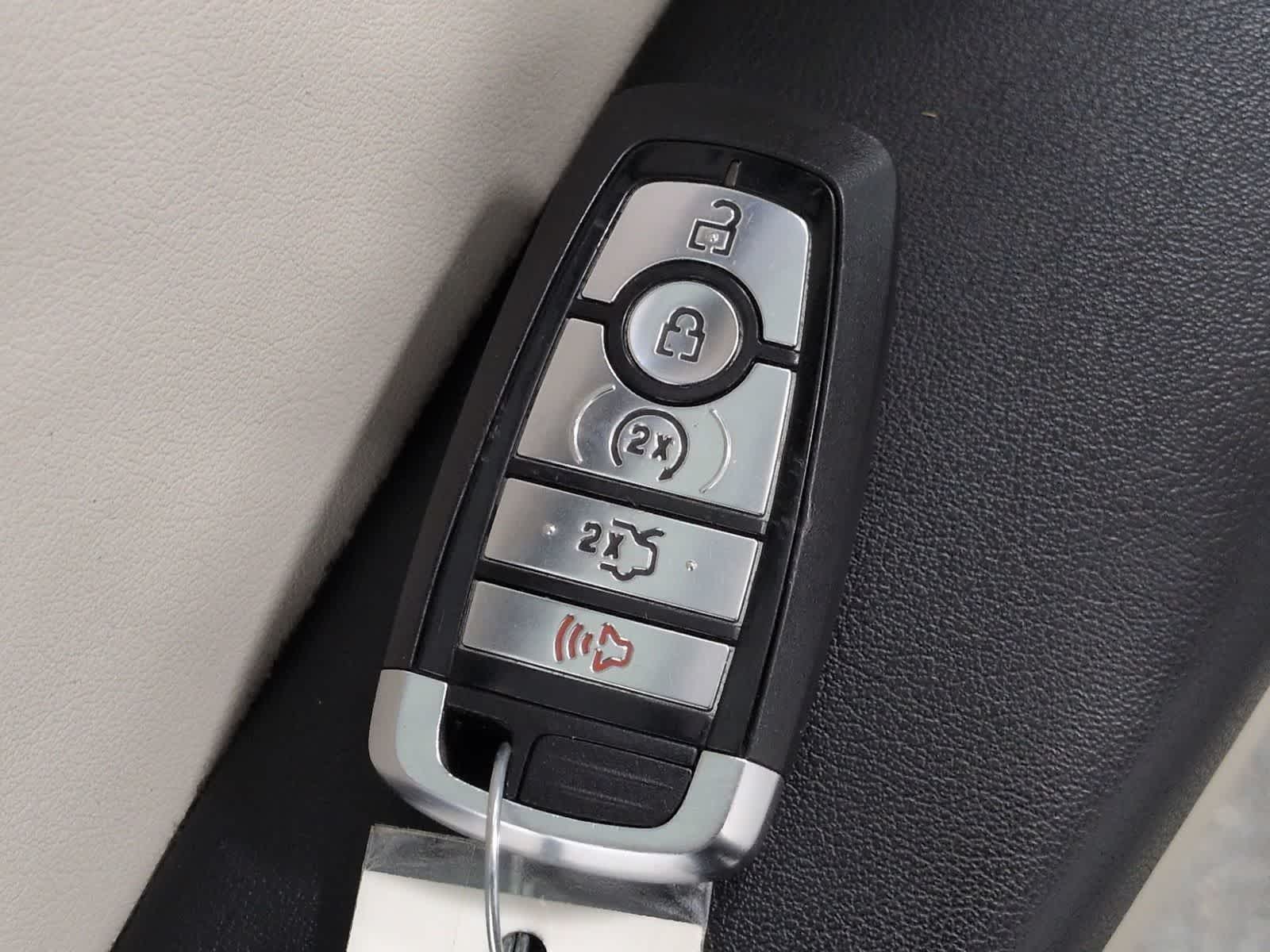 Thumbnail: 2017 Ford Edge - 36