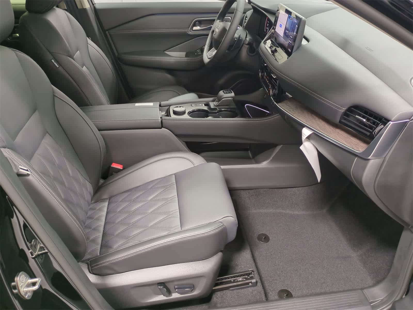 Thumbnail: 2026 Nissan Rogue - 21