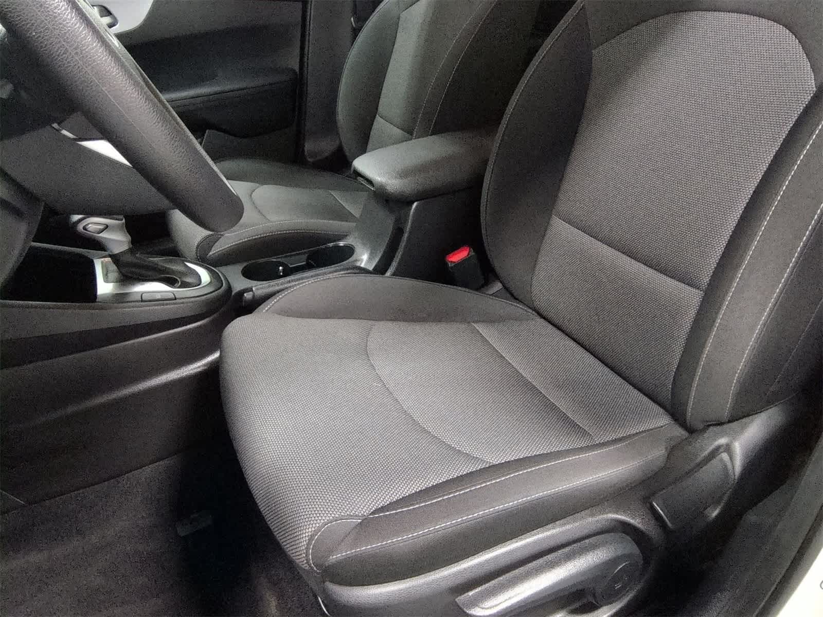 Thumbnail: 2023 Kia Forte - 17