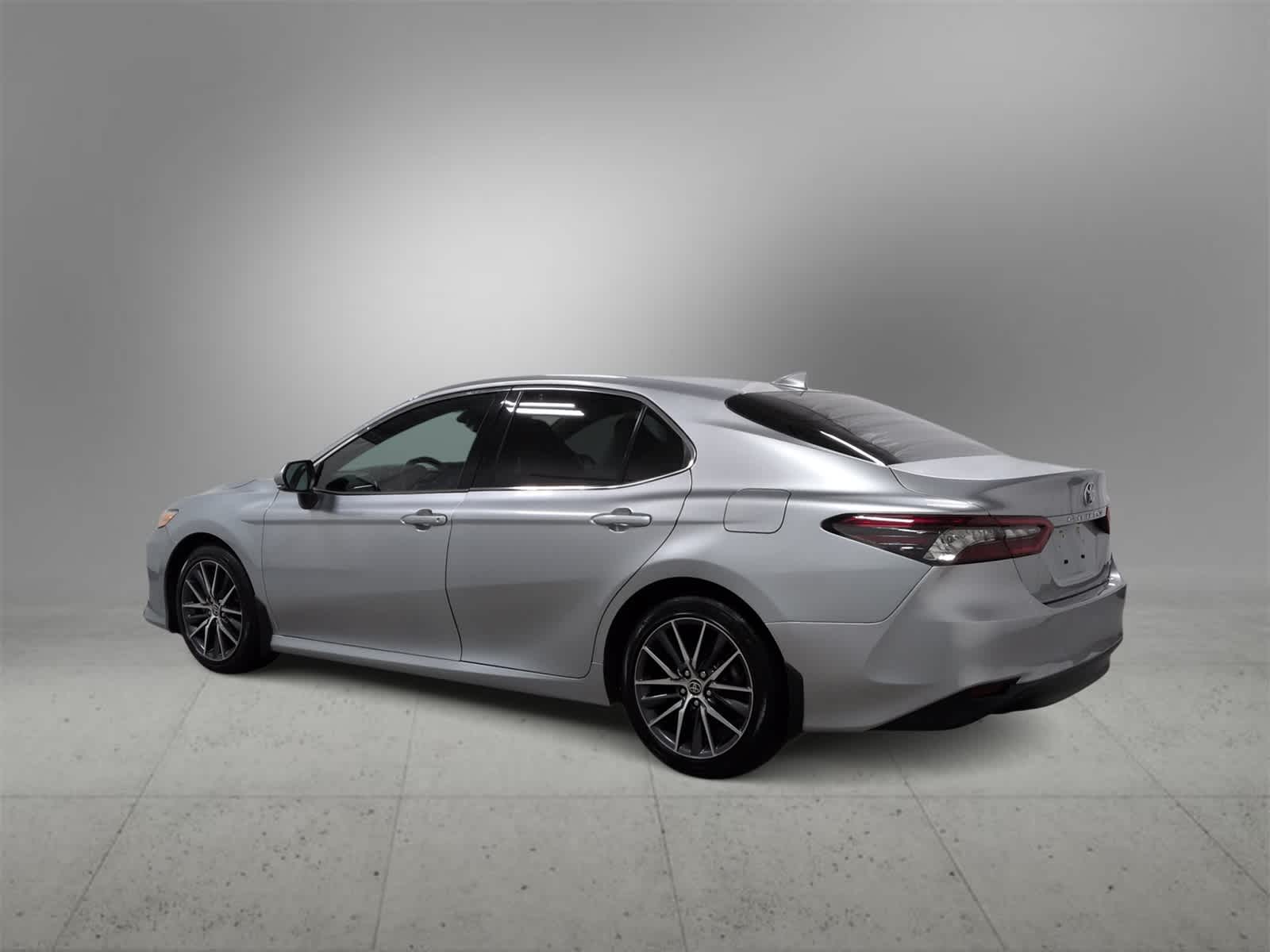 Thumbnail: 2022 Toyota Camry - 6