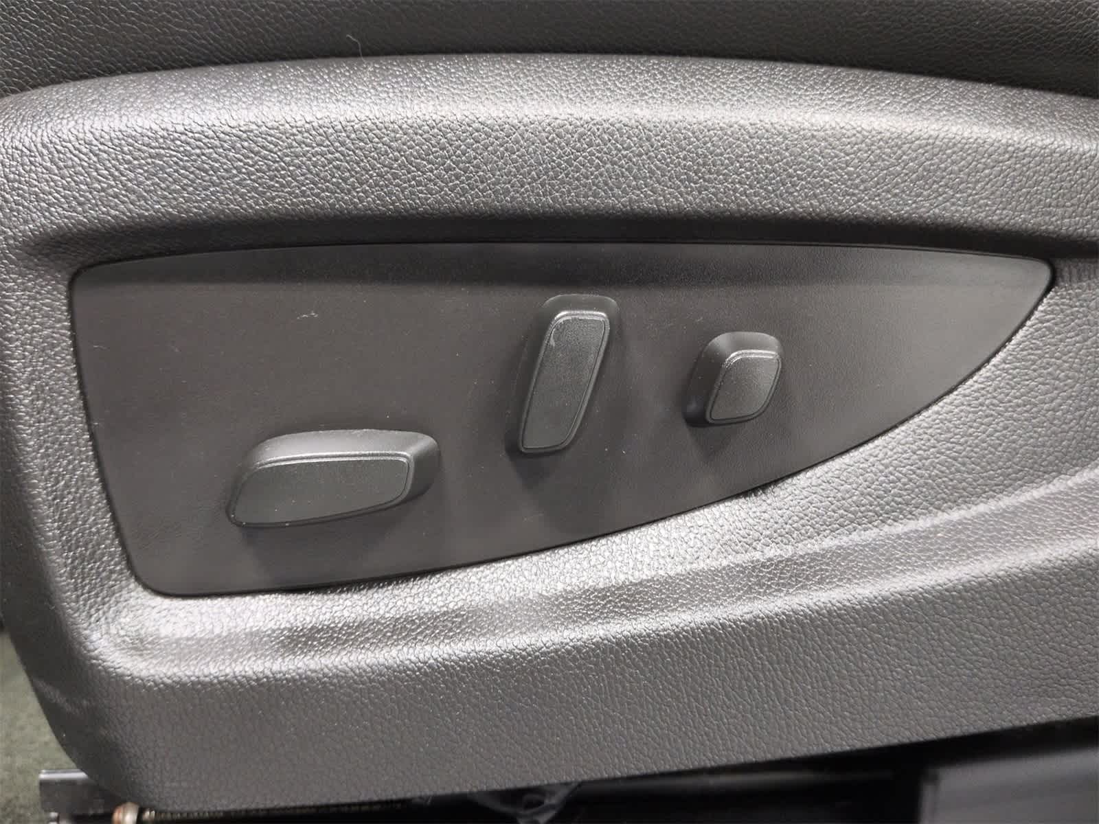 Thumbnail: 2017 Chevrolet Silverado 1500 - 18