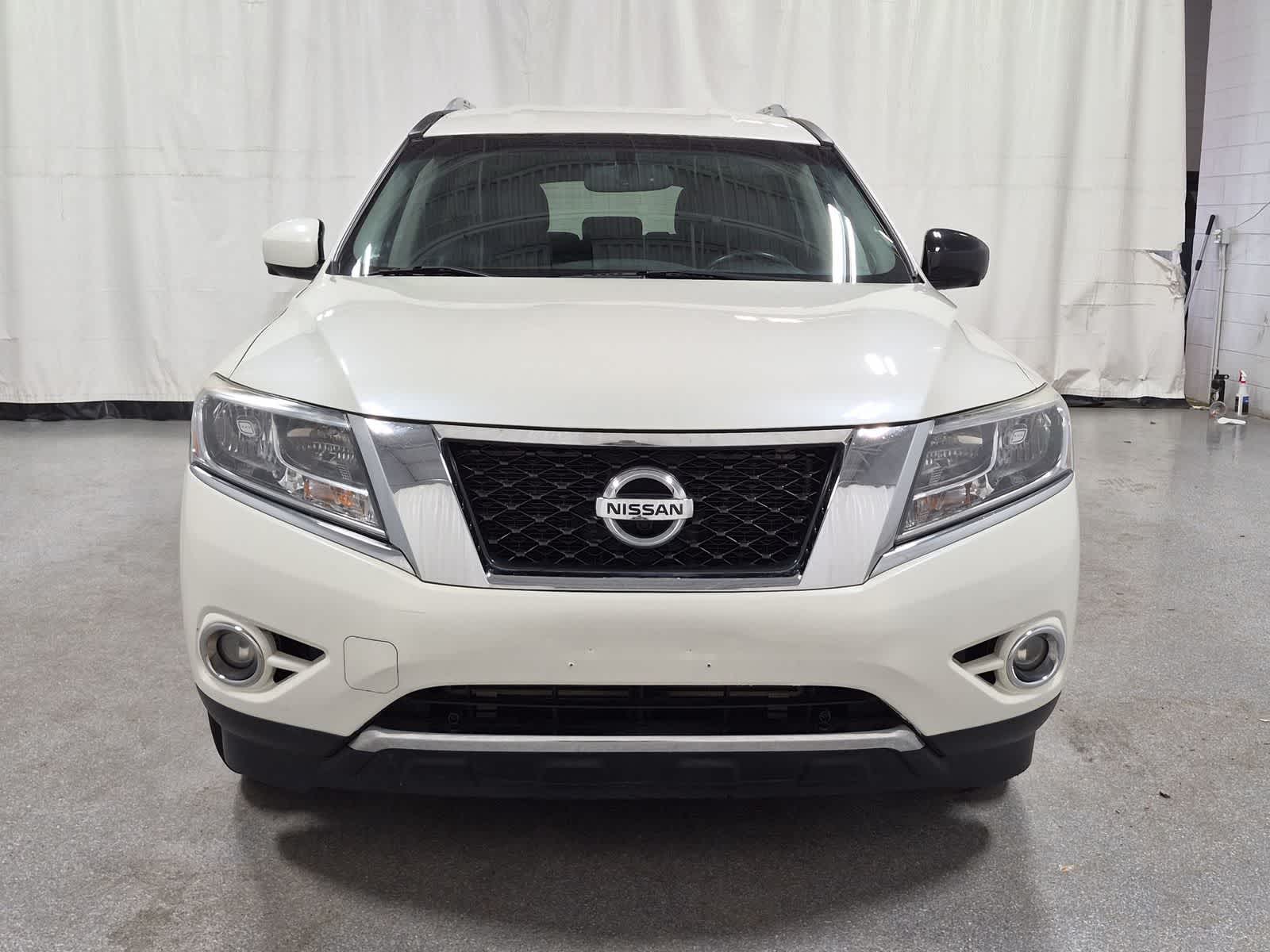 Thumbnail: 2015 Nissan Pathfinder - 17