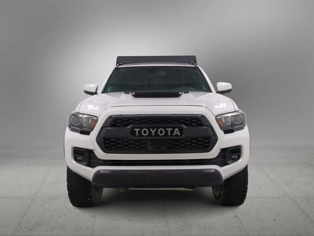 Used 2018 Toyota Tacoma  Truck Double Cab