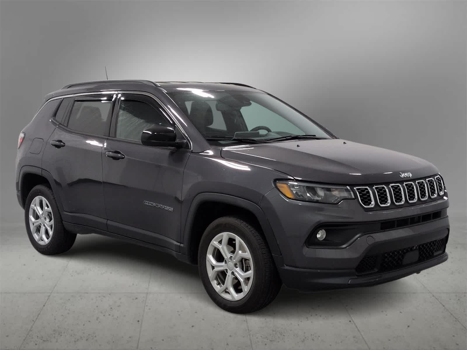 2024 Jeep Compass Latitude photo 2