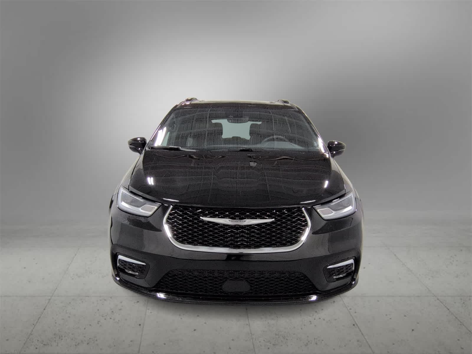 Thumbnail: 2025 Chrysler Pacifica - 3