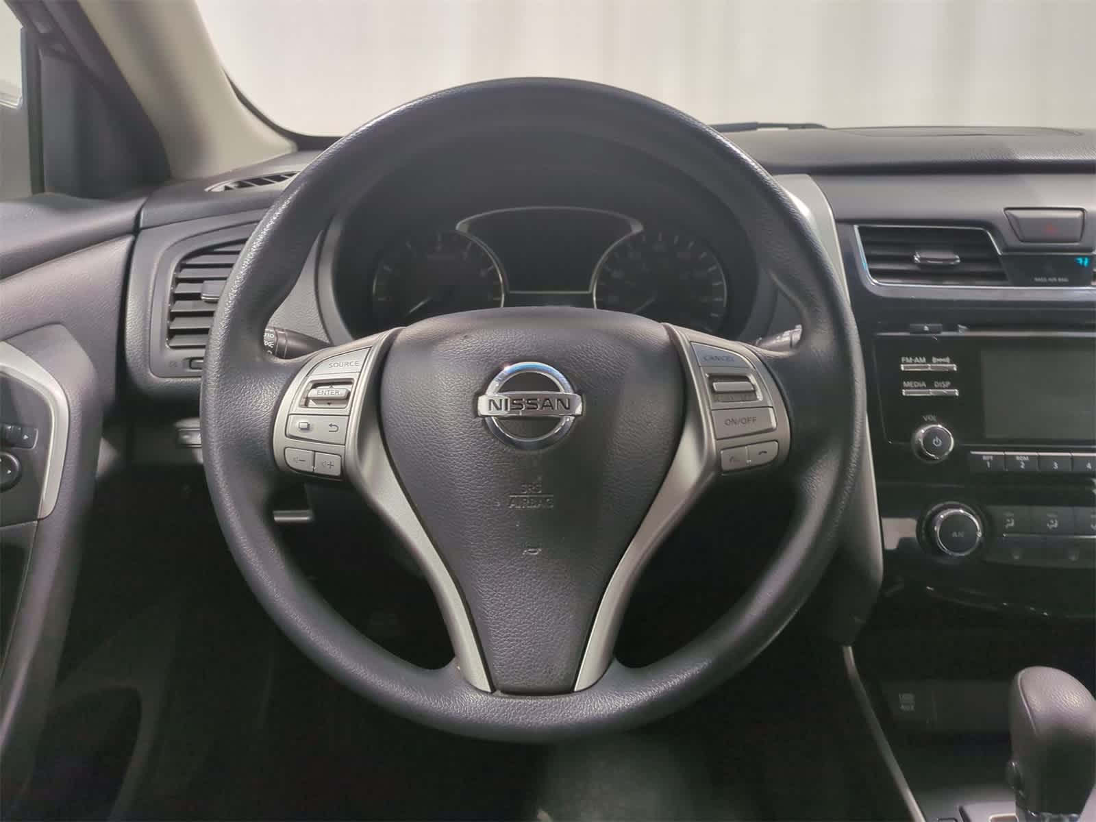 Thumbnail: 2015 Nissan Altima - 23