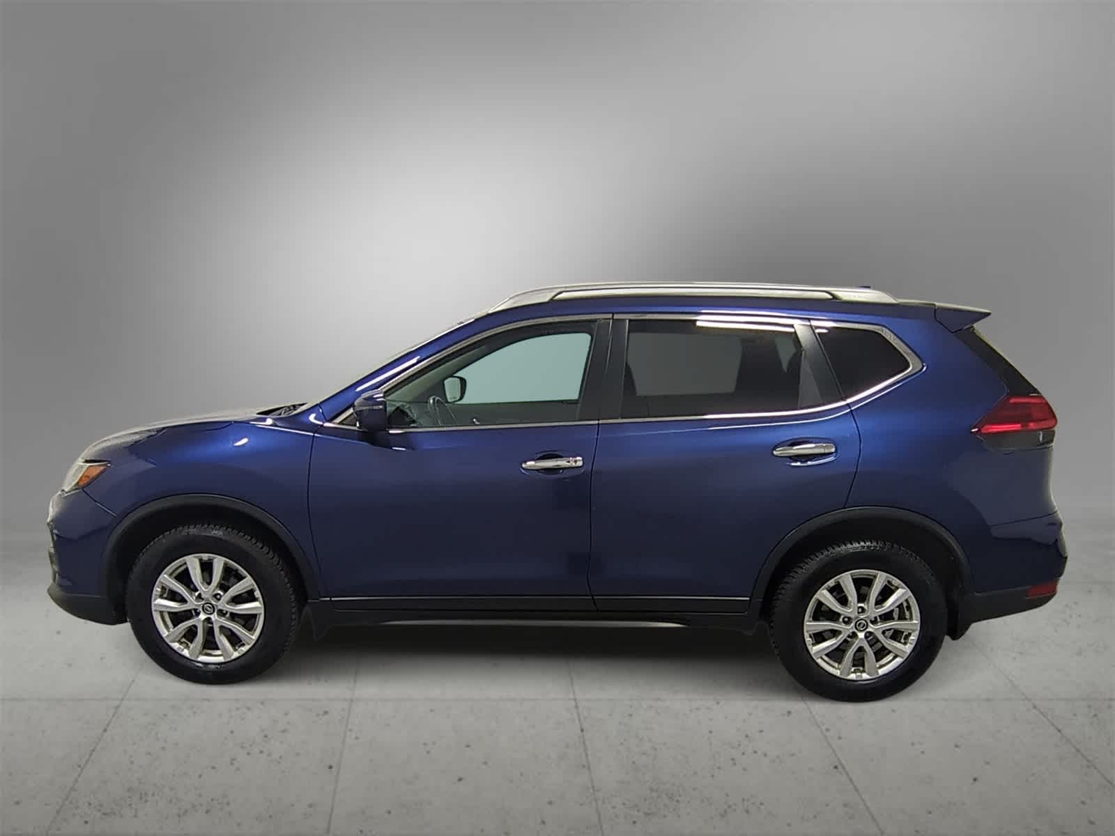 Thumbnail: 2017 Nissan Rogue - 5