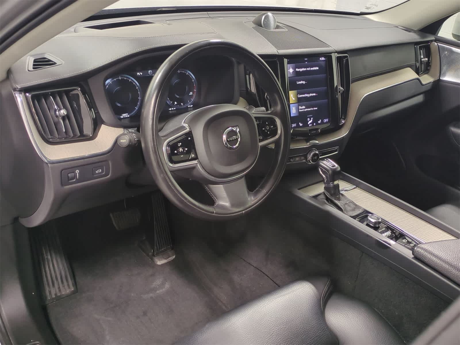 Thumbnail: 2018 Volvo XC60 - 10