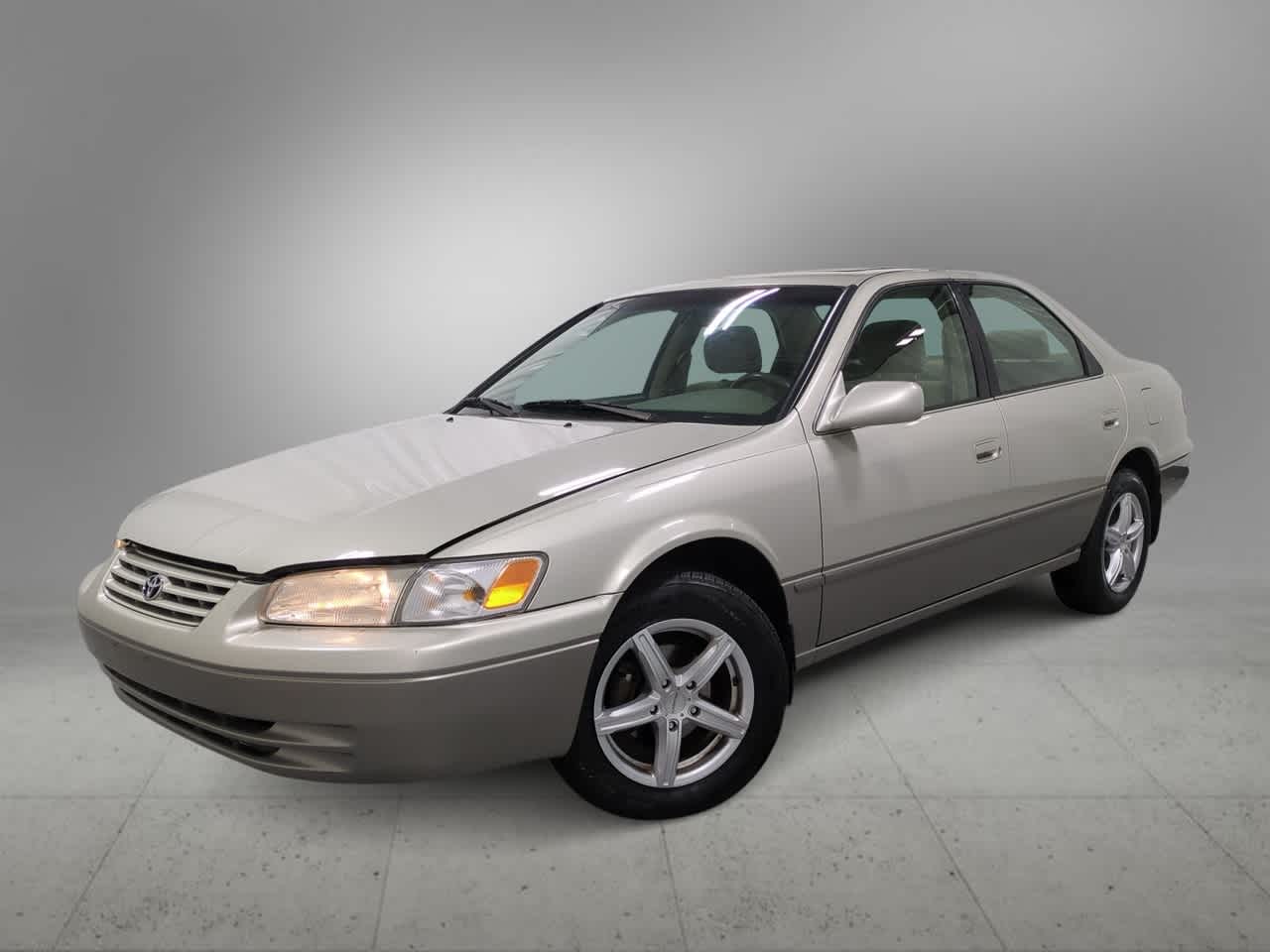 Thumbnail: 1999 Toyota Camry - 1