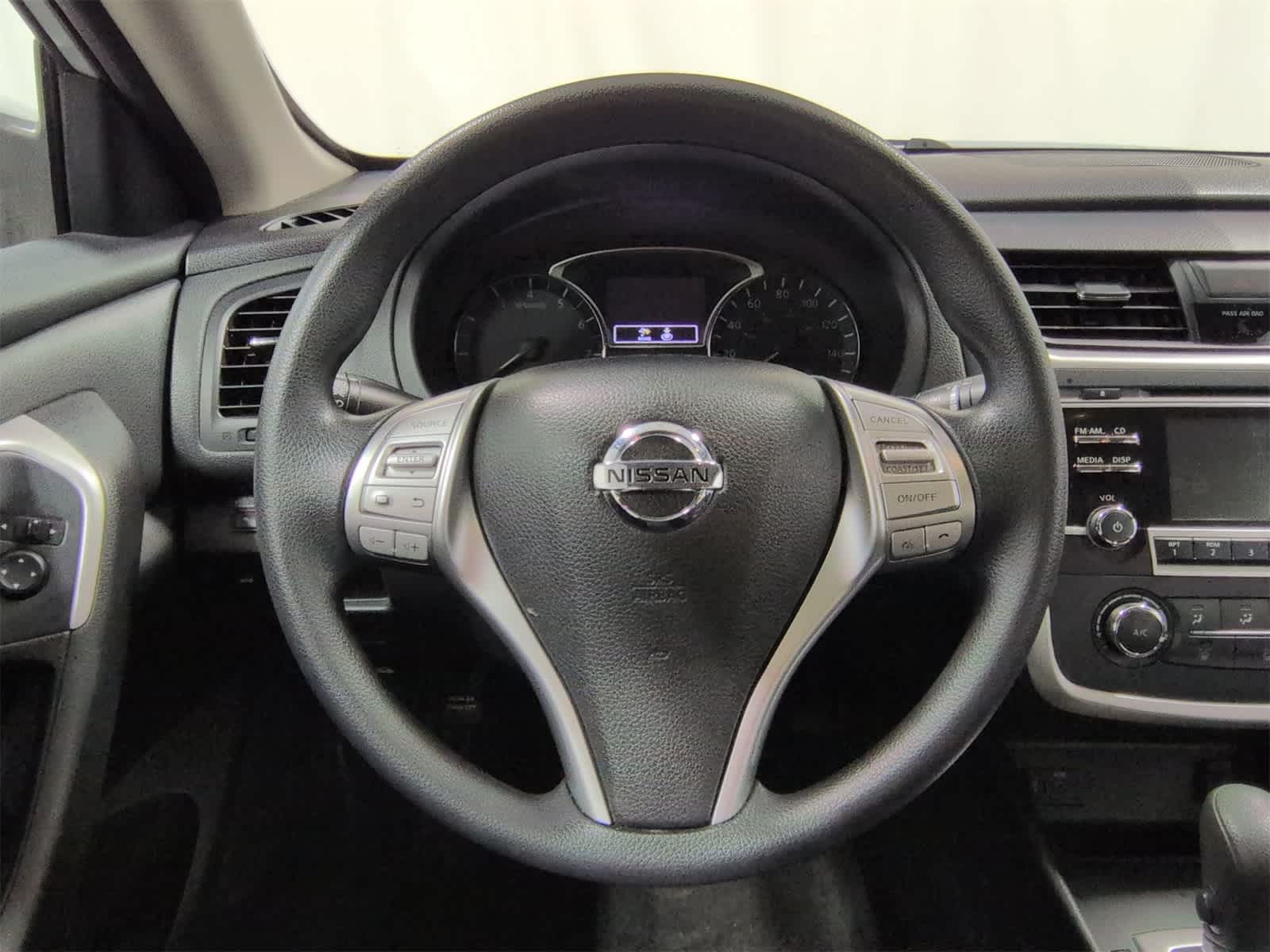 Thumbnail: 2017 Nissan Altima - 23