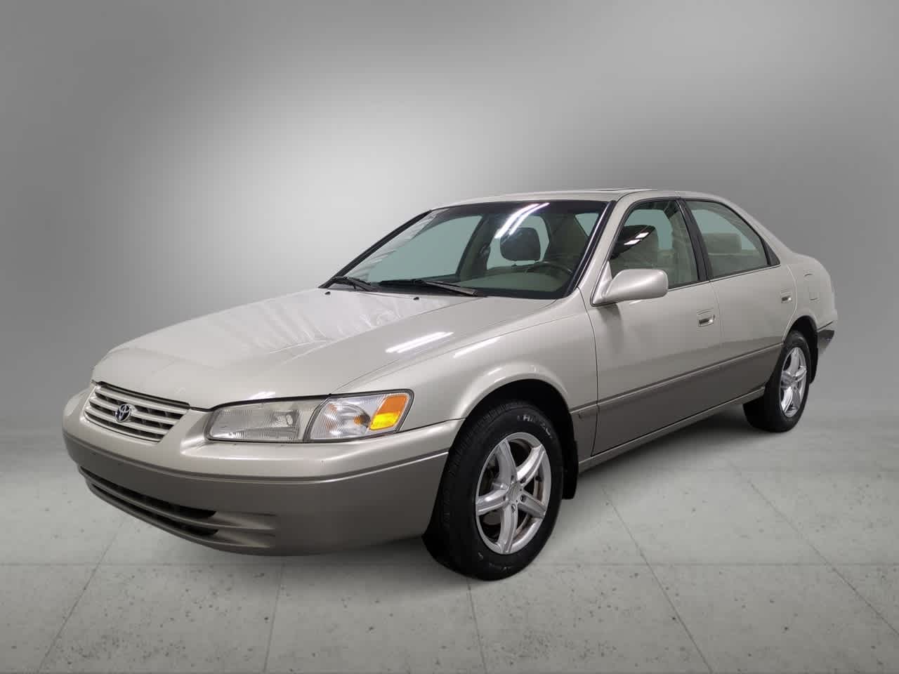 Thumbnail: 1999 Toyota Camry - 4