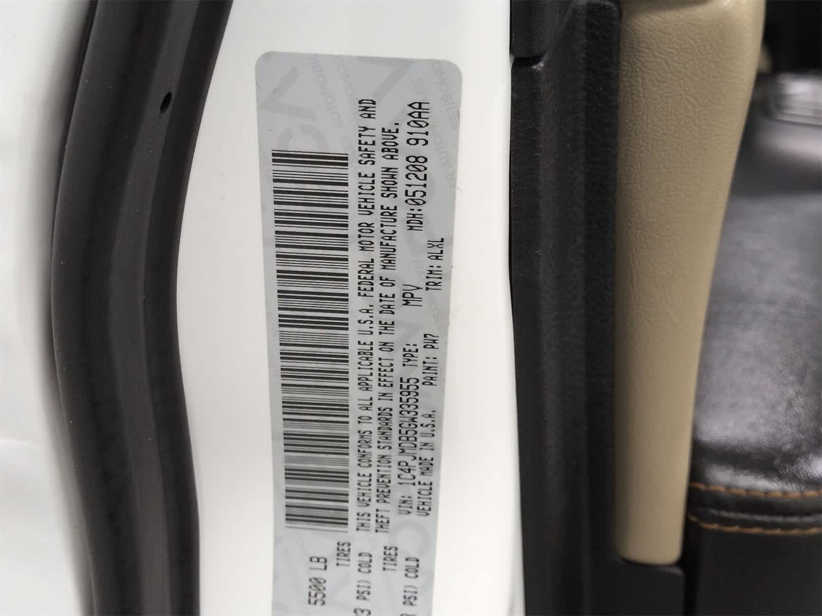 Thumbnail: 2016 Jeep Cherokee - 36