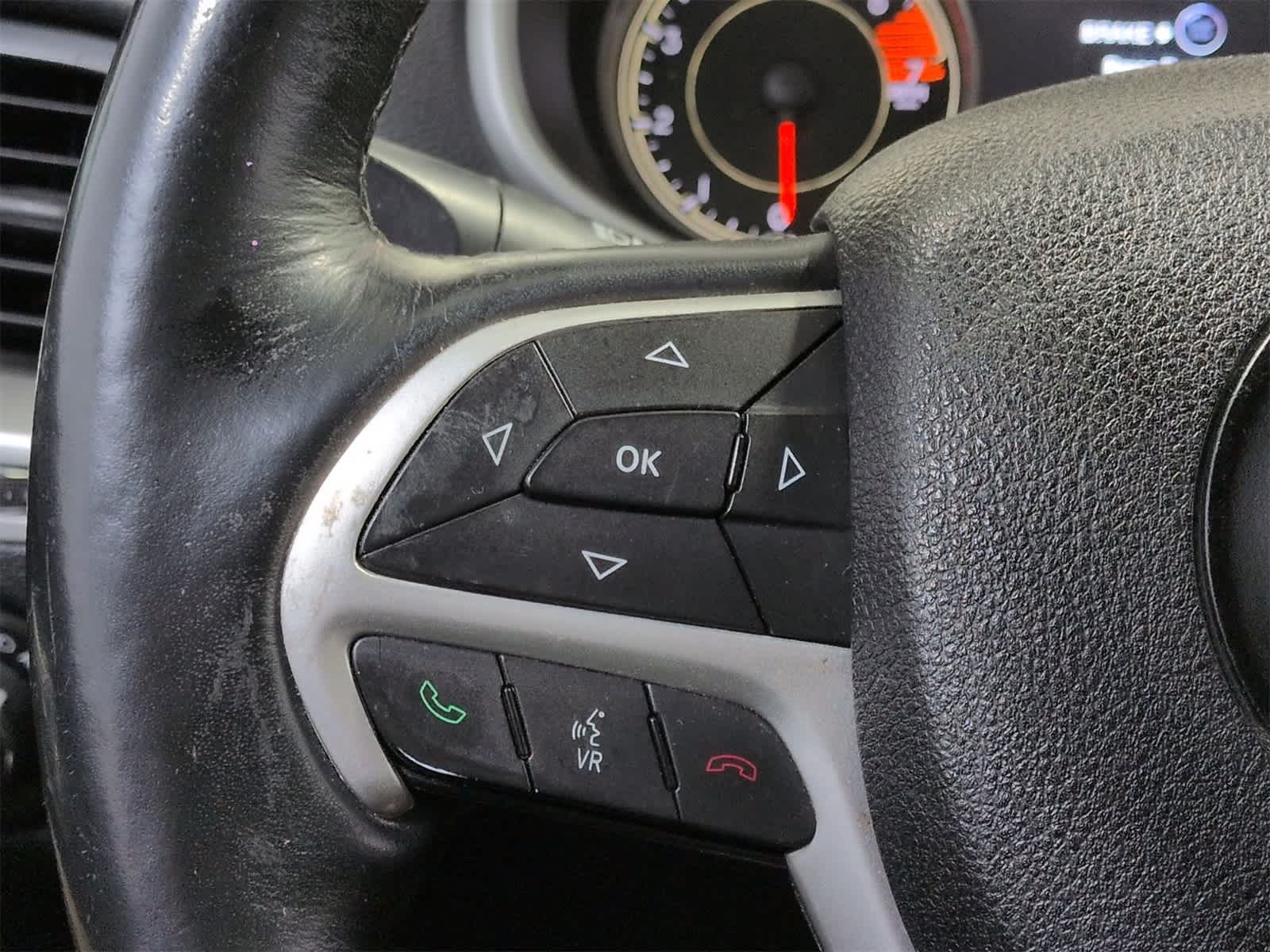 Thumbnail: 2016 Jeep Cherokee - 24