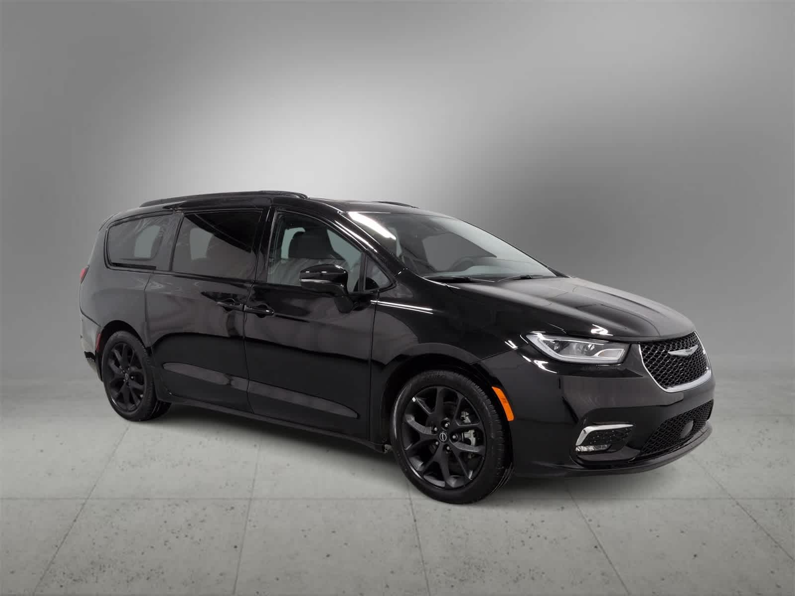 Thumbnail: 2025 Chrysler Pacifica - 2