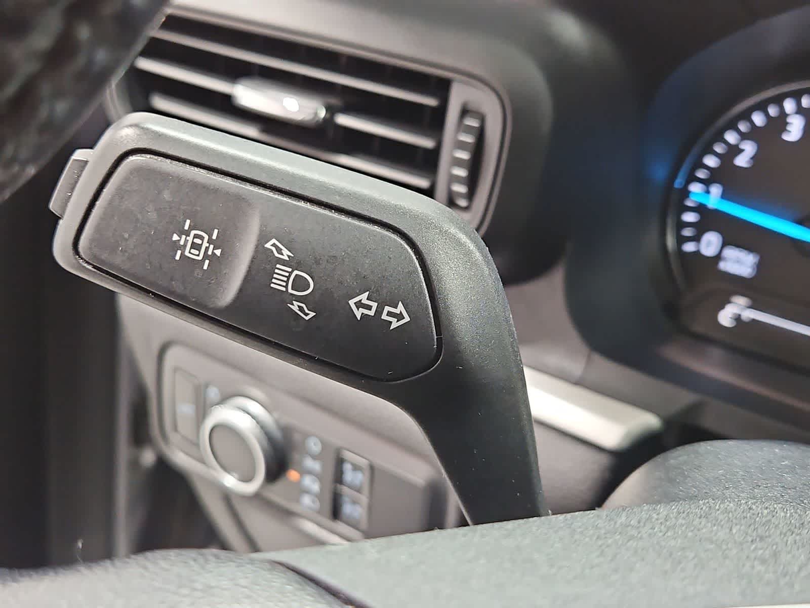 Thumbnail: 2022 Ford Explorer - 25