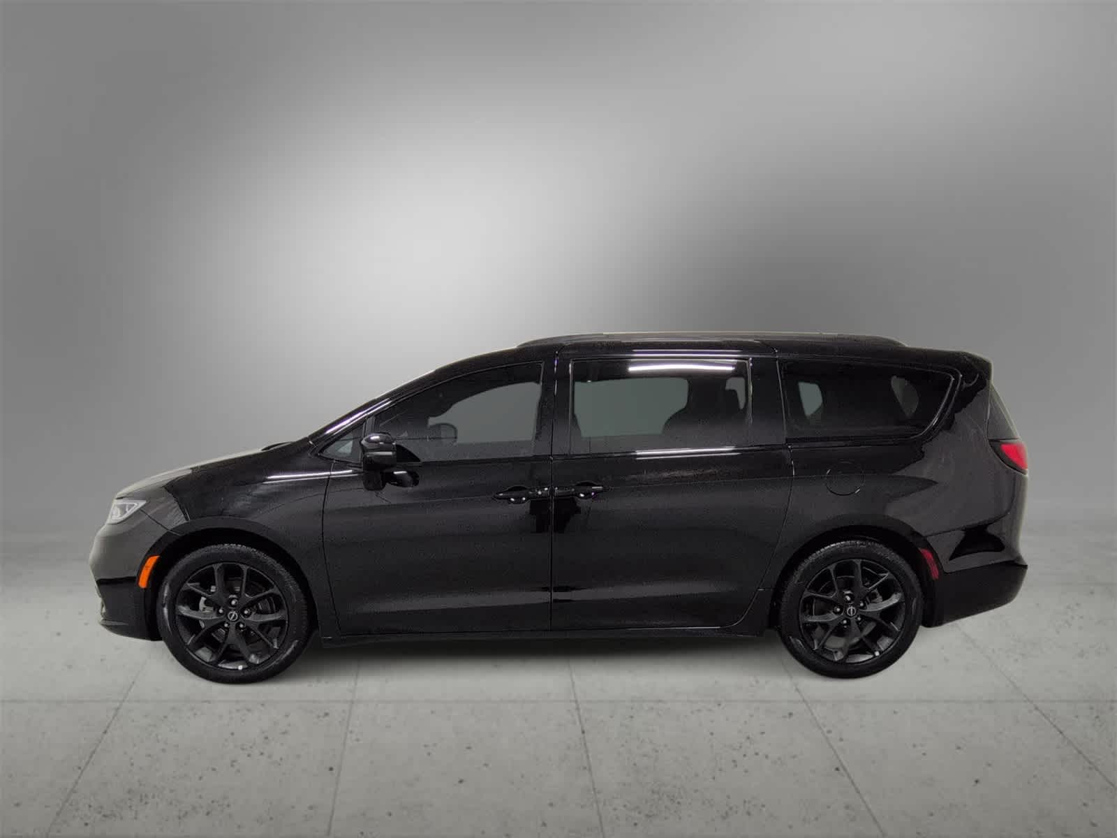 Thumbnail: 2025 Chrysler Pacifica - 5