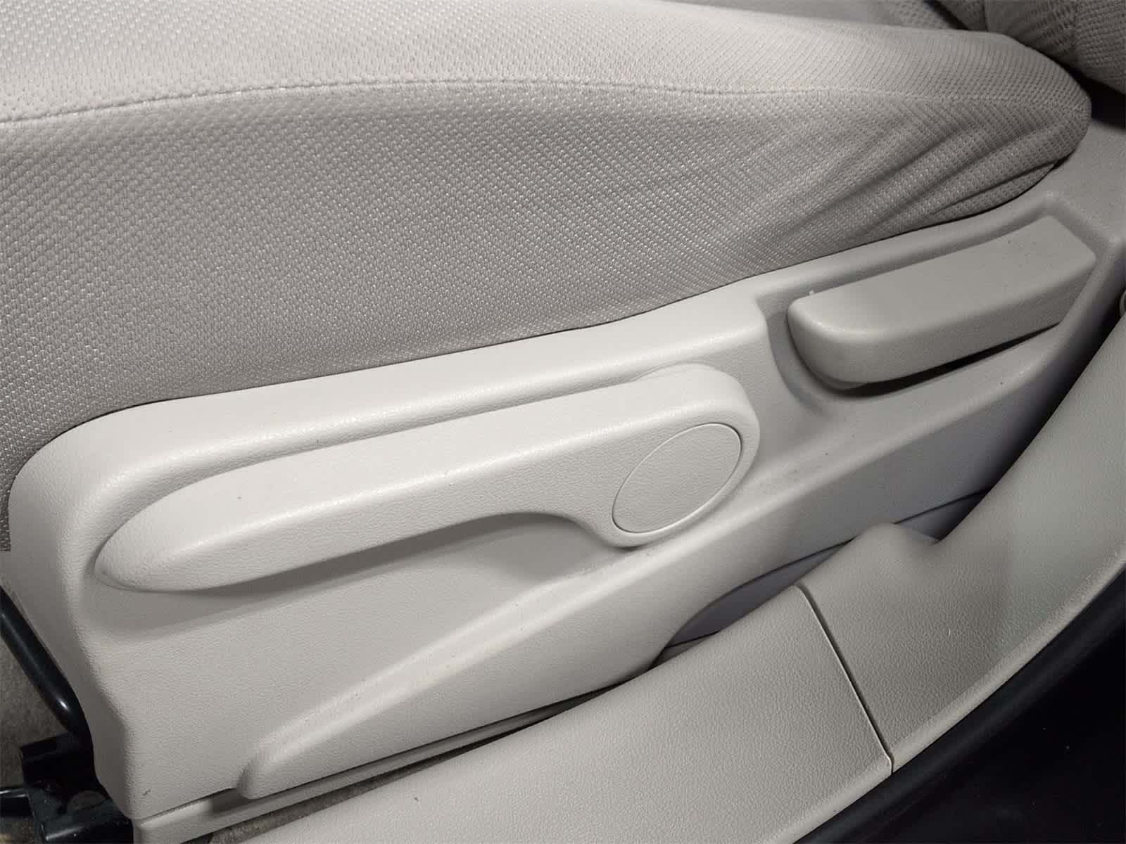 Thumbnail: 2014 Nissan Rogue - 18