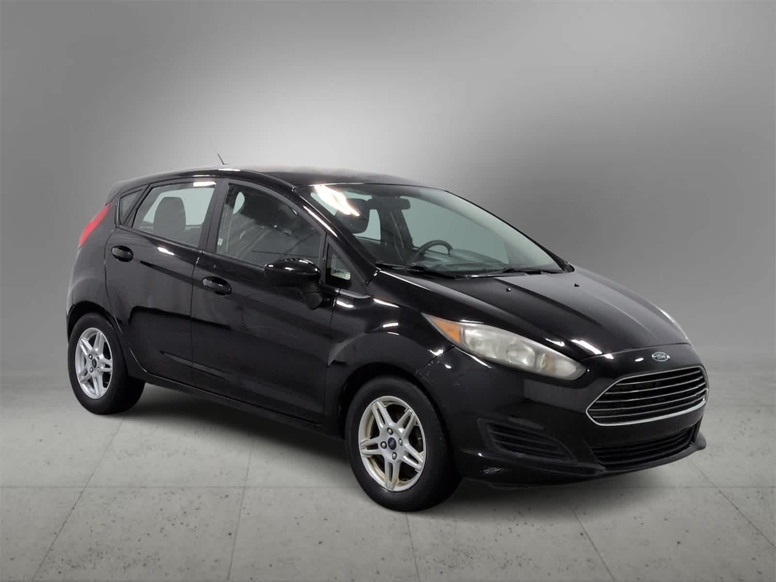 Used 2019 Ford Fiesta SE with VIN 3FADP4EJ6KM155681 for sale in Farmington, MI