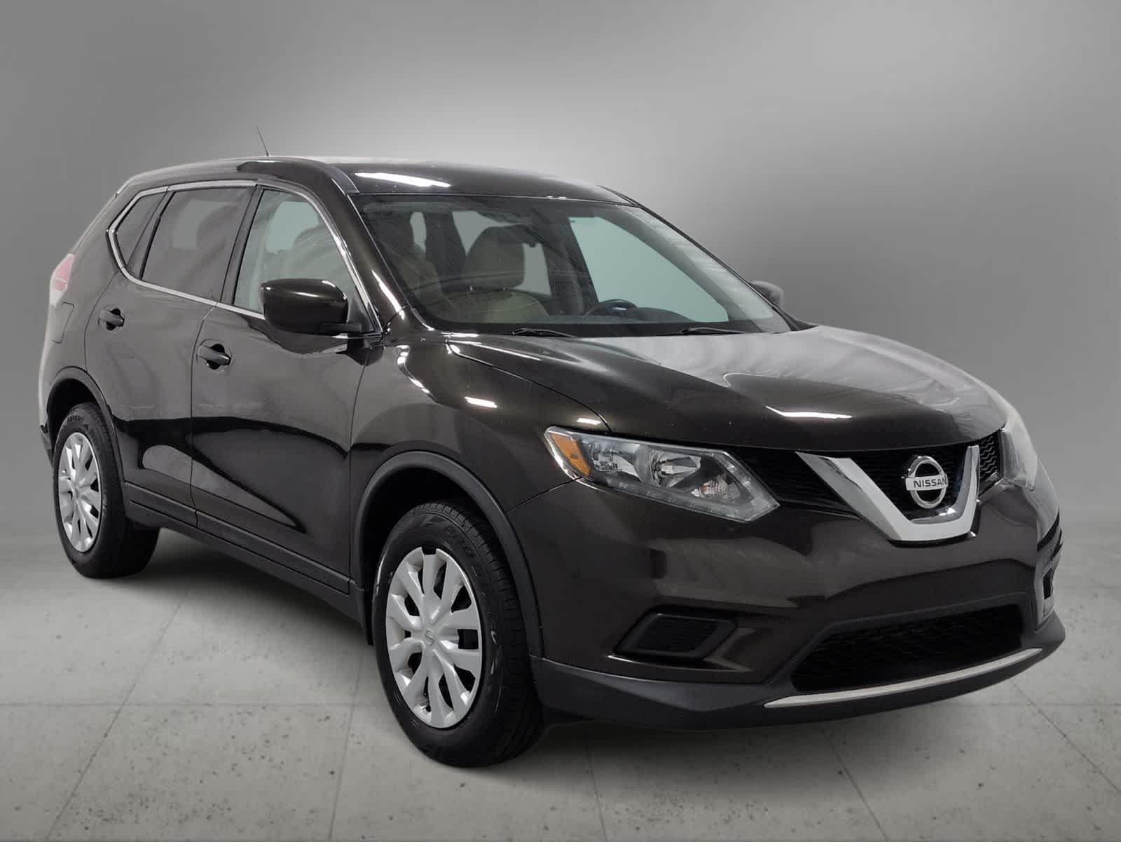 Used 2016 Nissan Rogue S with VIN 5N1AT2MM6GC760958 for sale in Farmington, MI