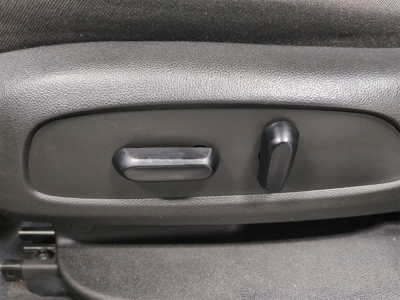 Thumbnail: 2019 GMC Acadia - 18