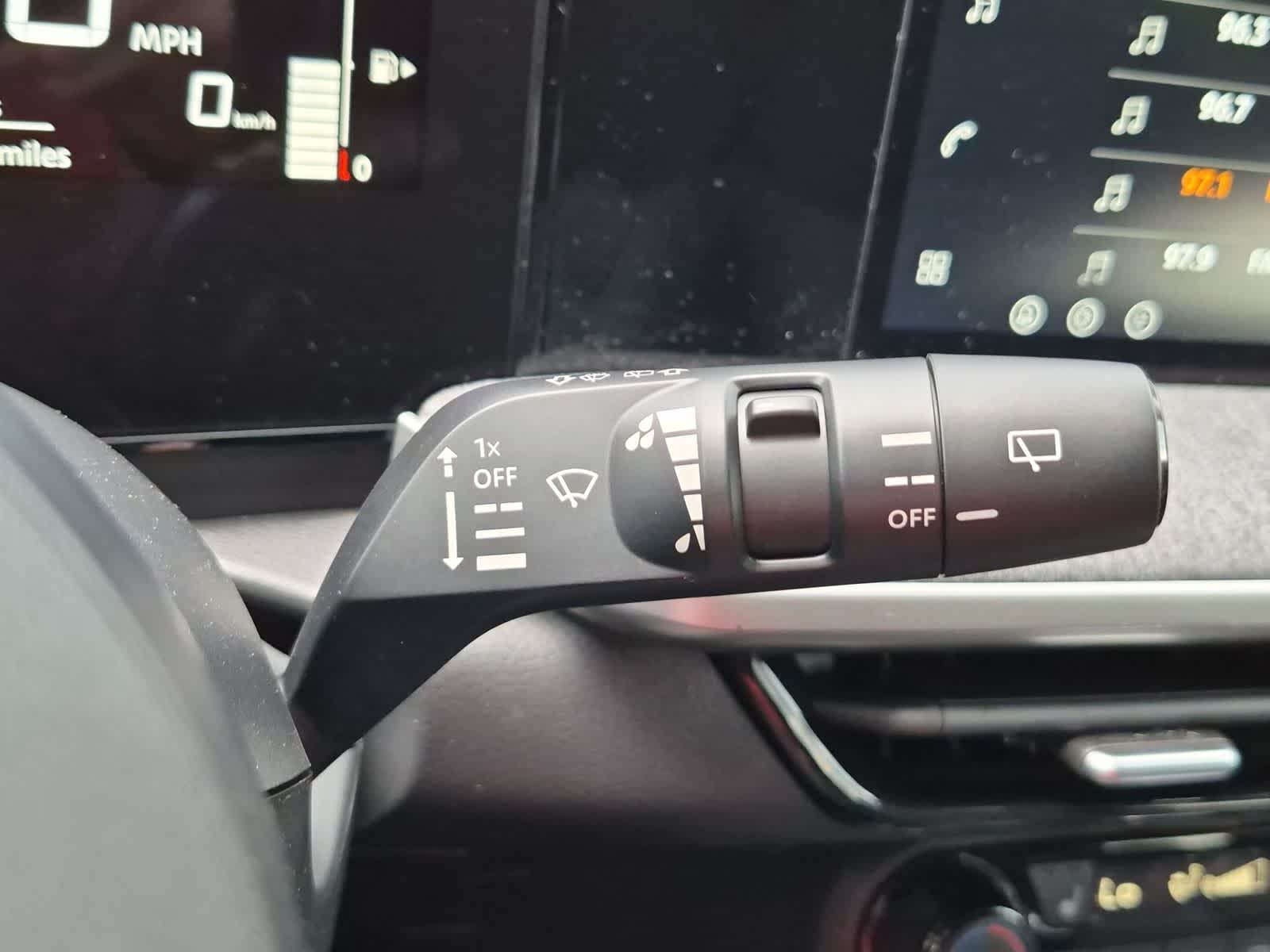 Thumbnail: 2026 Nissan Kicks - 32