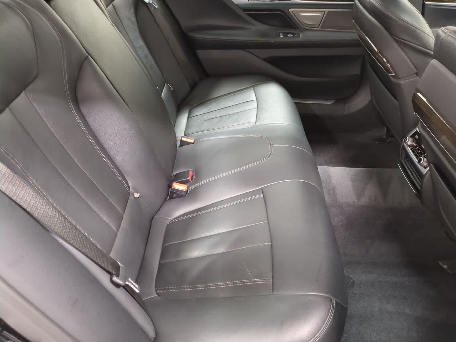 Thumbnail: 2020 BMW 7 Series - 21