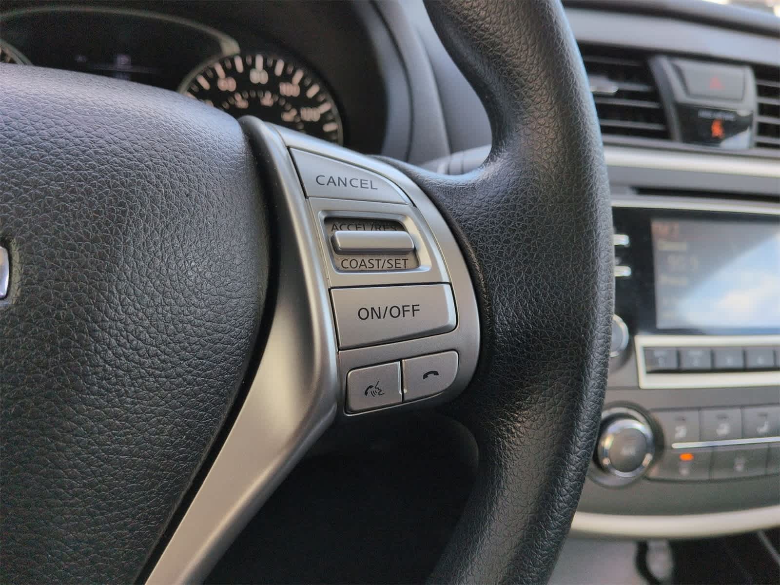 Thumbnail: 2017 Nissan Altima - 25