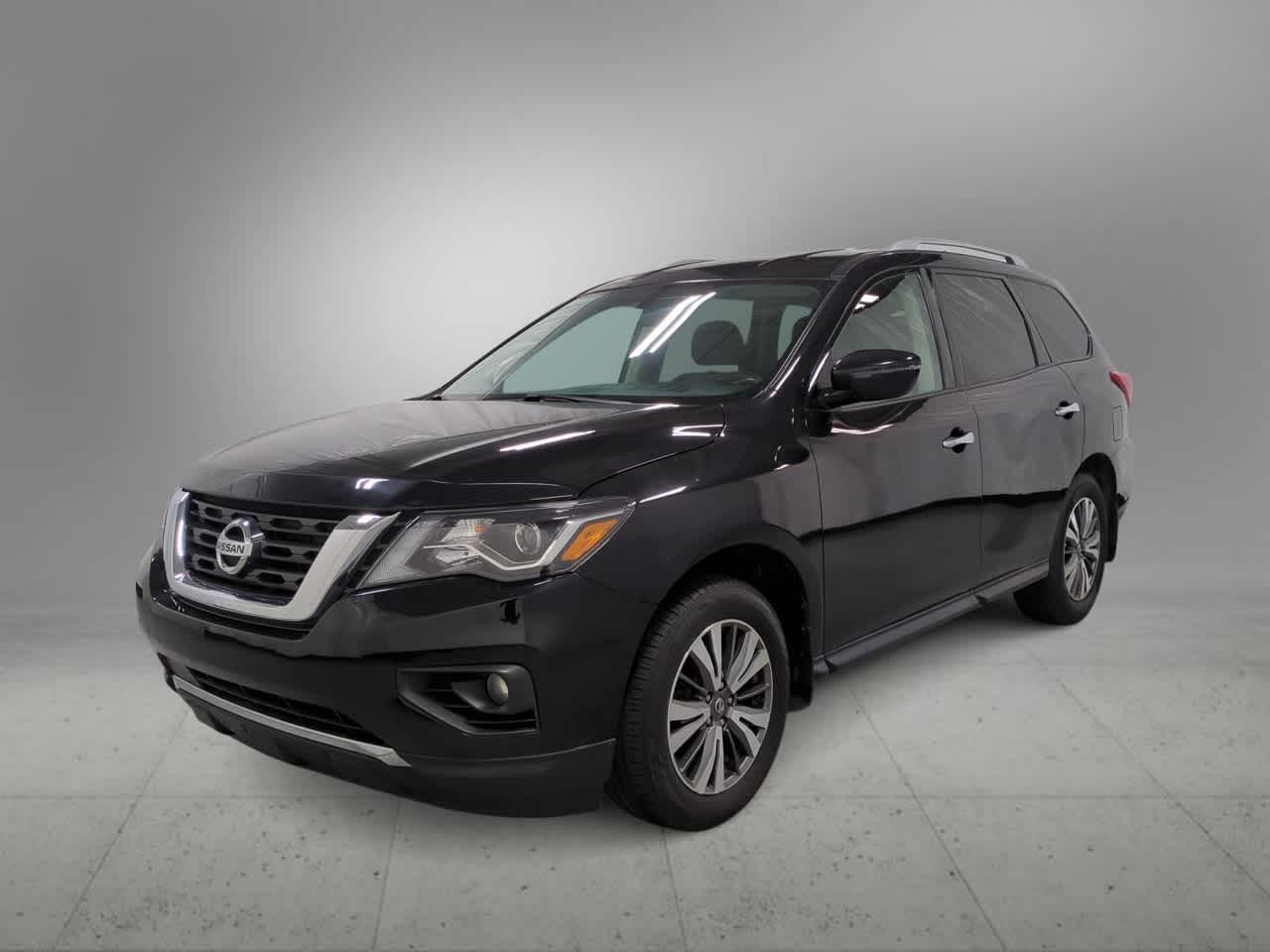 2017 Nissan Pathfinder Platinum photo 4