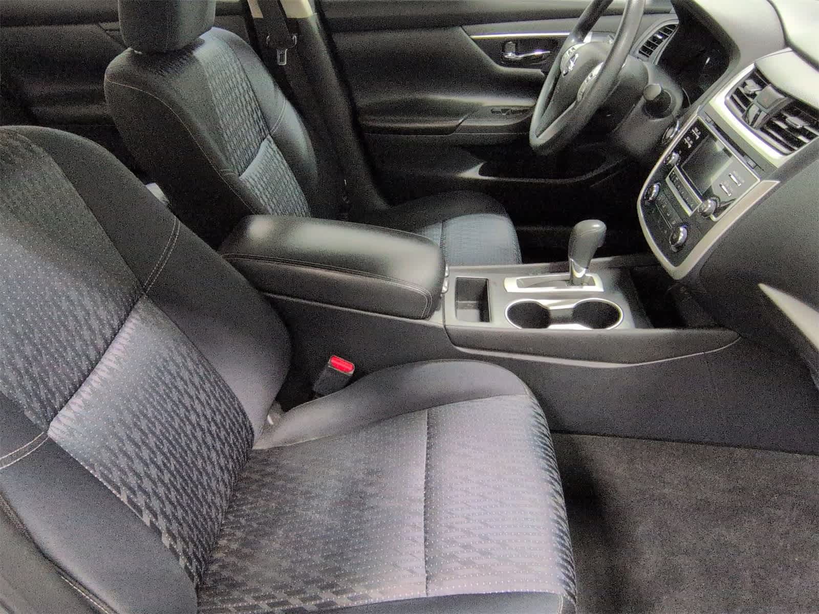 Thumbnail: 2017 Nissan Altima - 22