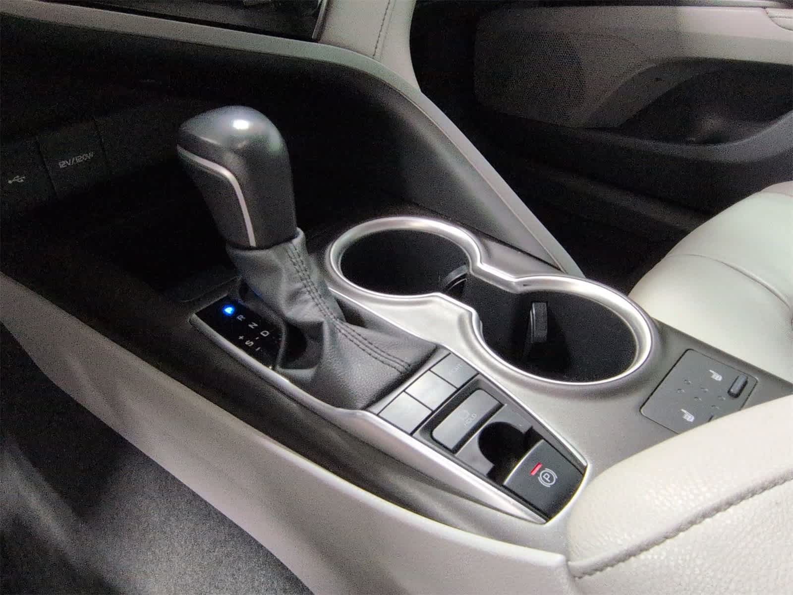 Thumbnail: 2022 Toyota Camry - 32