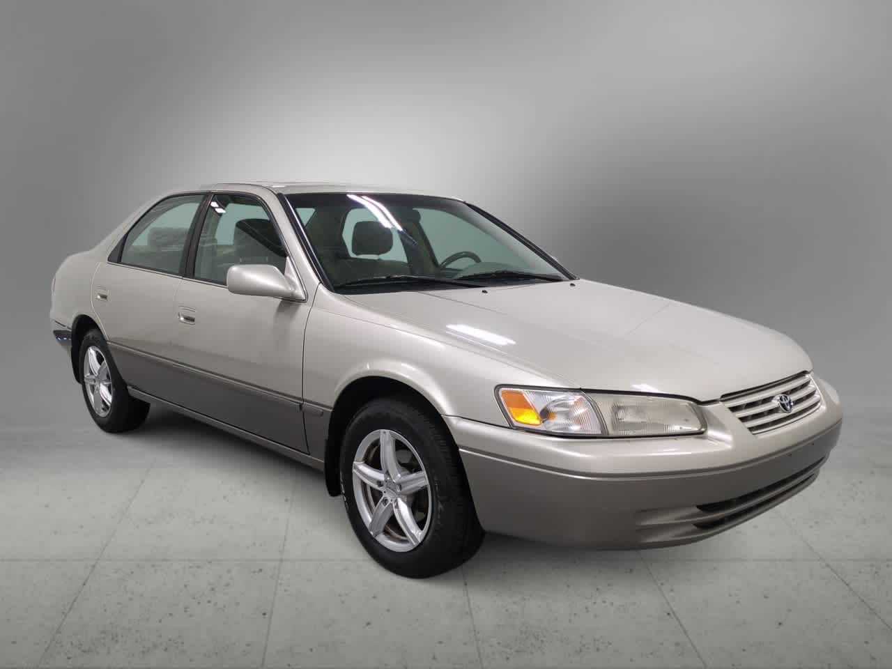 Thumbnail: 1999 Toyota Camry - 2