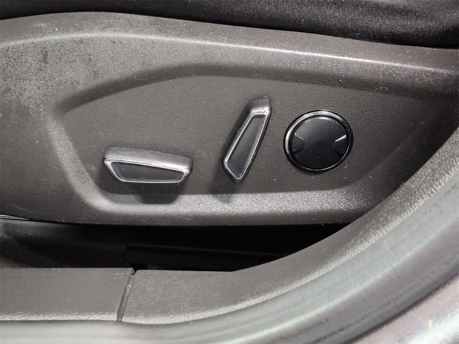 Thumbnail: 2013 Ford Fusion - 18