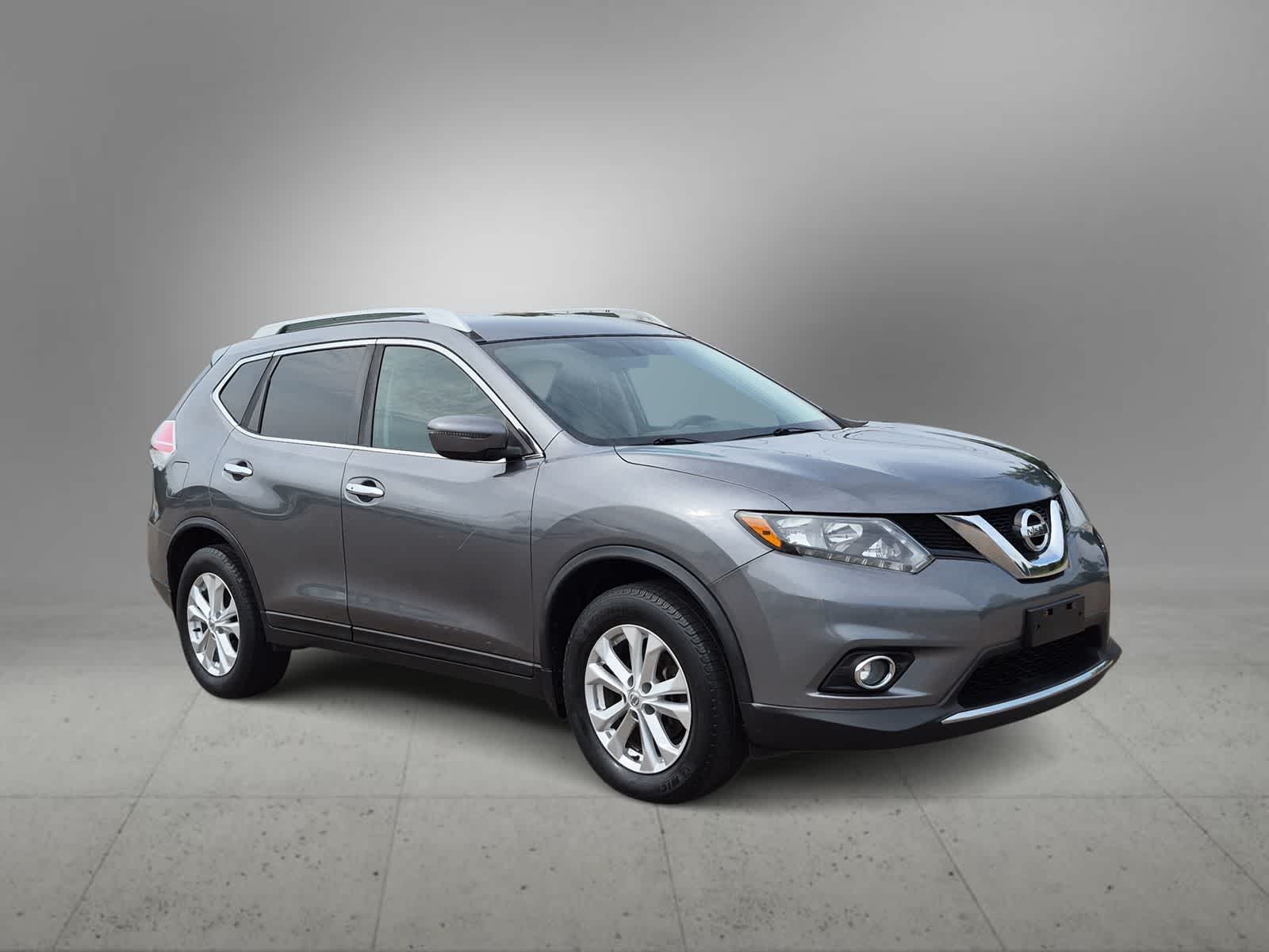 Used 2016 Nissan Rogue SV with VIN 5N1AT2MT6GC859688 for sale in Farmington, MI