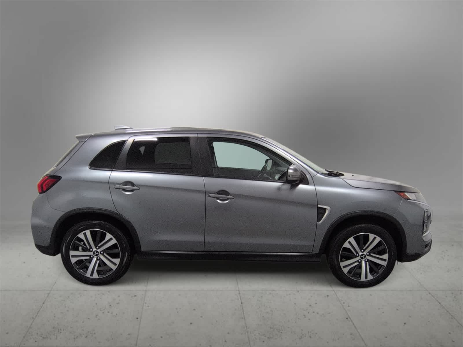 Thumbnail: 2020 Mitsubishi Outlander Sport - 9