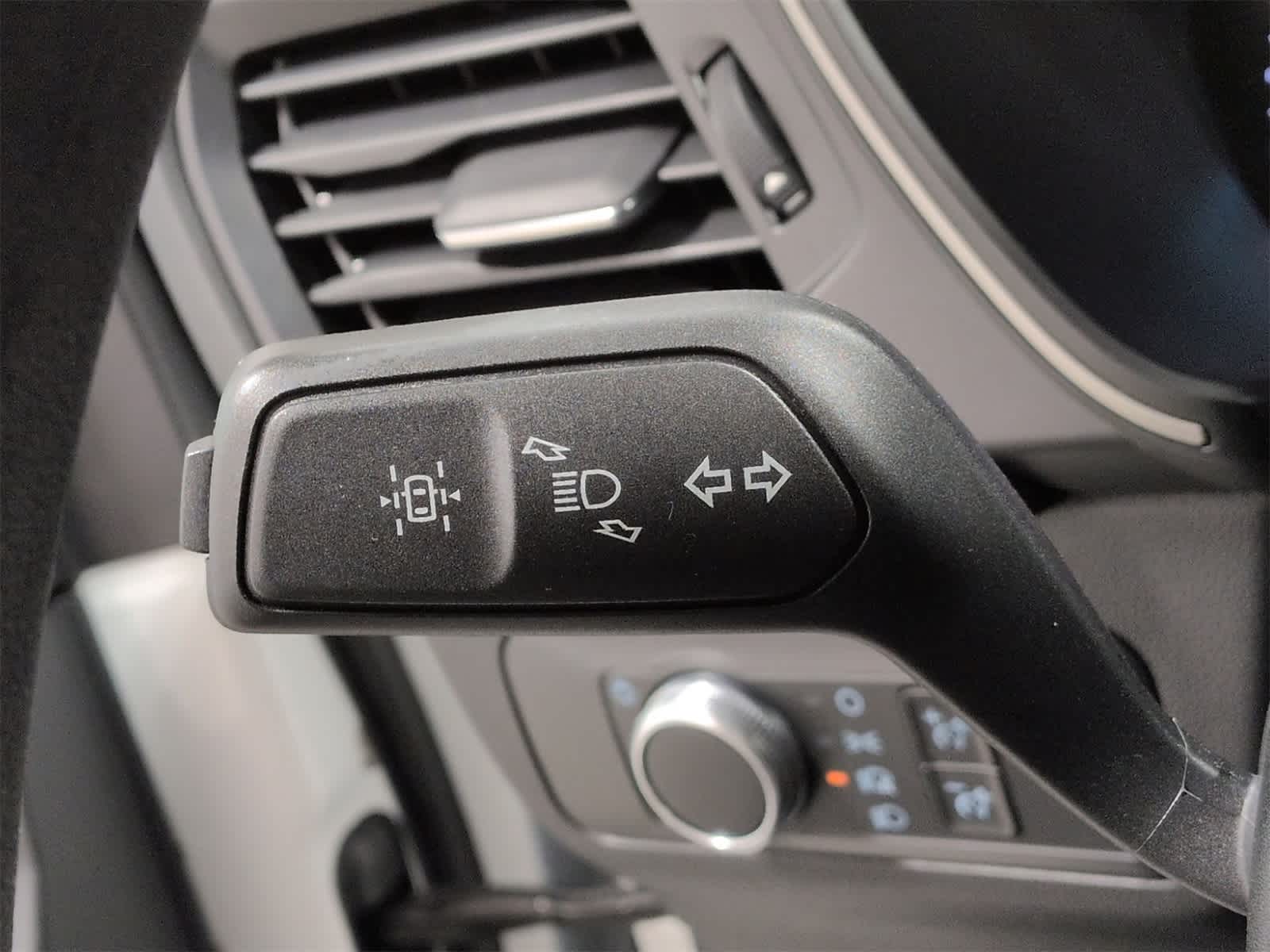 Thumbnail: 2020 Ford Escape - 28