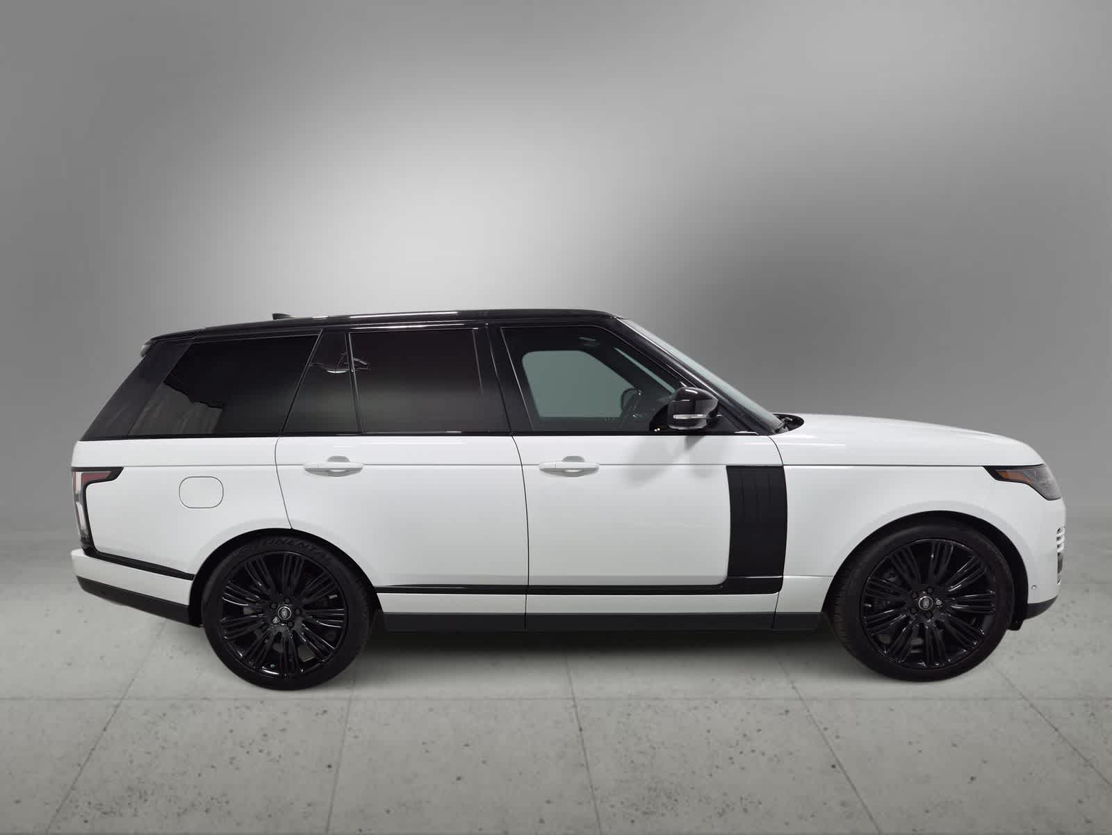 Thumbnail: 2018 Land Rover Range Rover - 9