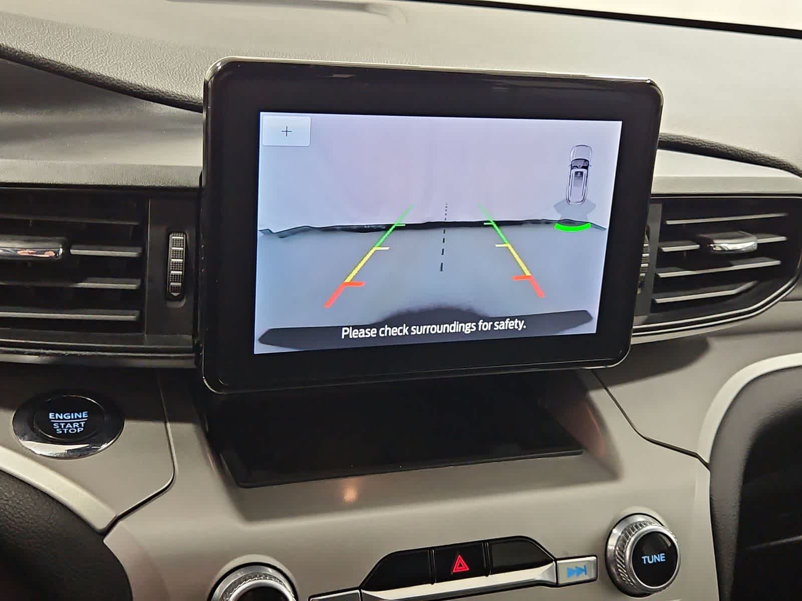 Thumbnail: 2022 Ford Explorer - 27