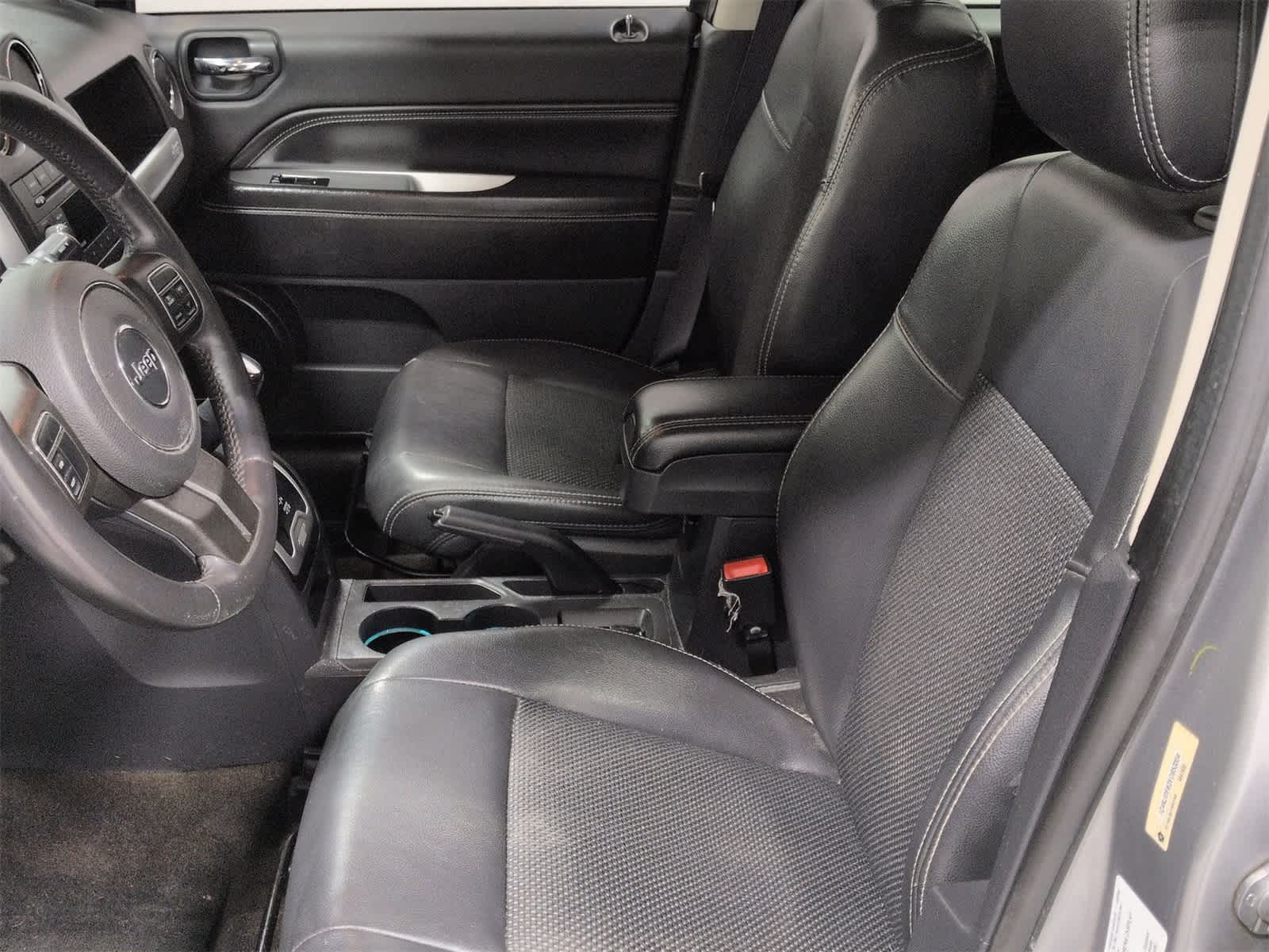 Thumbnail: 2014 Jeep Compass - 9