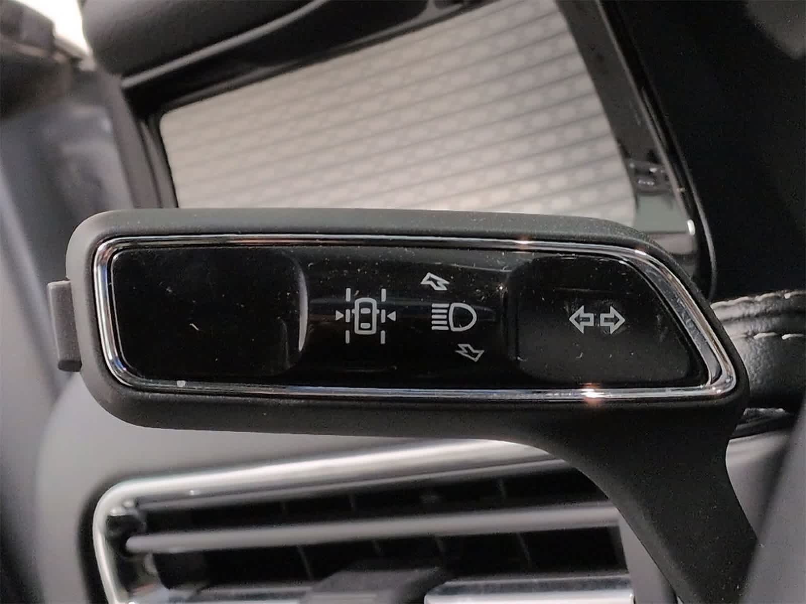 Thumbnail: 2023 Lincoln Corsair - 19