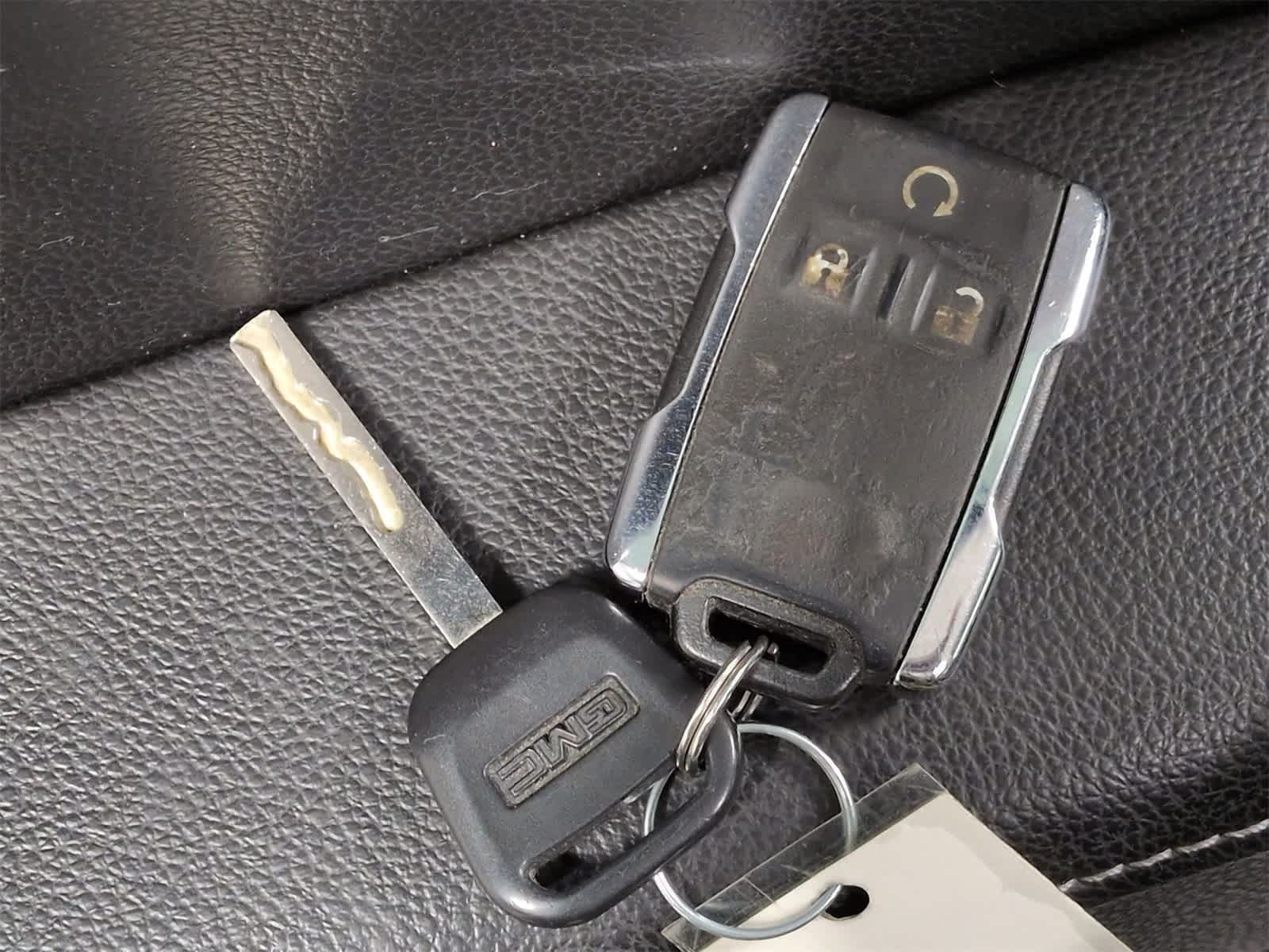 Thumbnail: 2015 GMC Sierra 2500 - 36