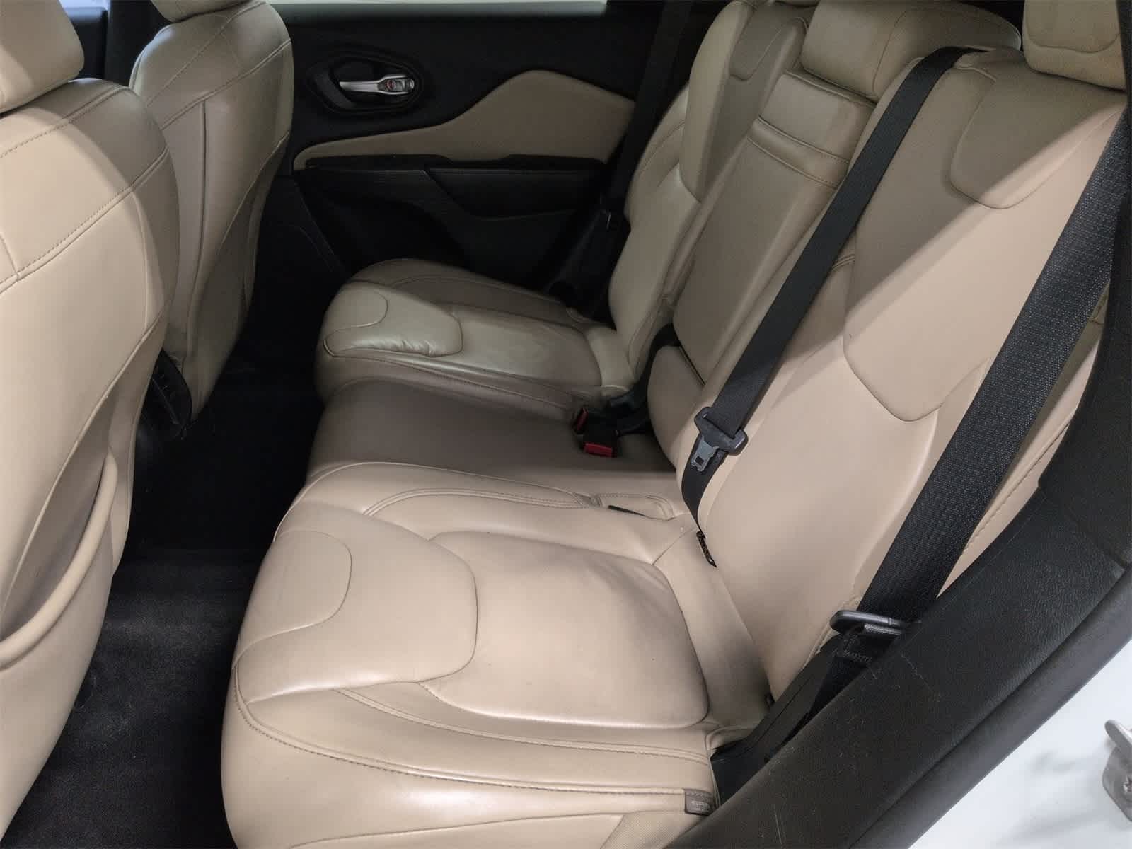 Thumbnail: 2016 Jeep Cherokee - 20