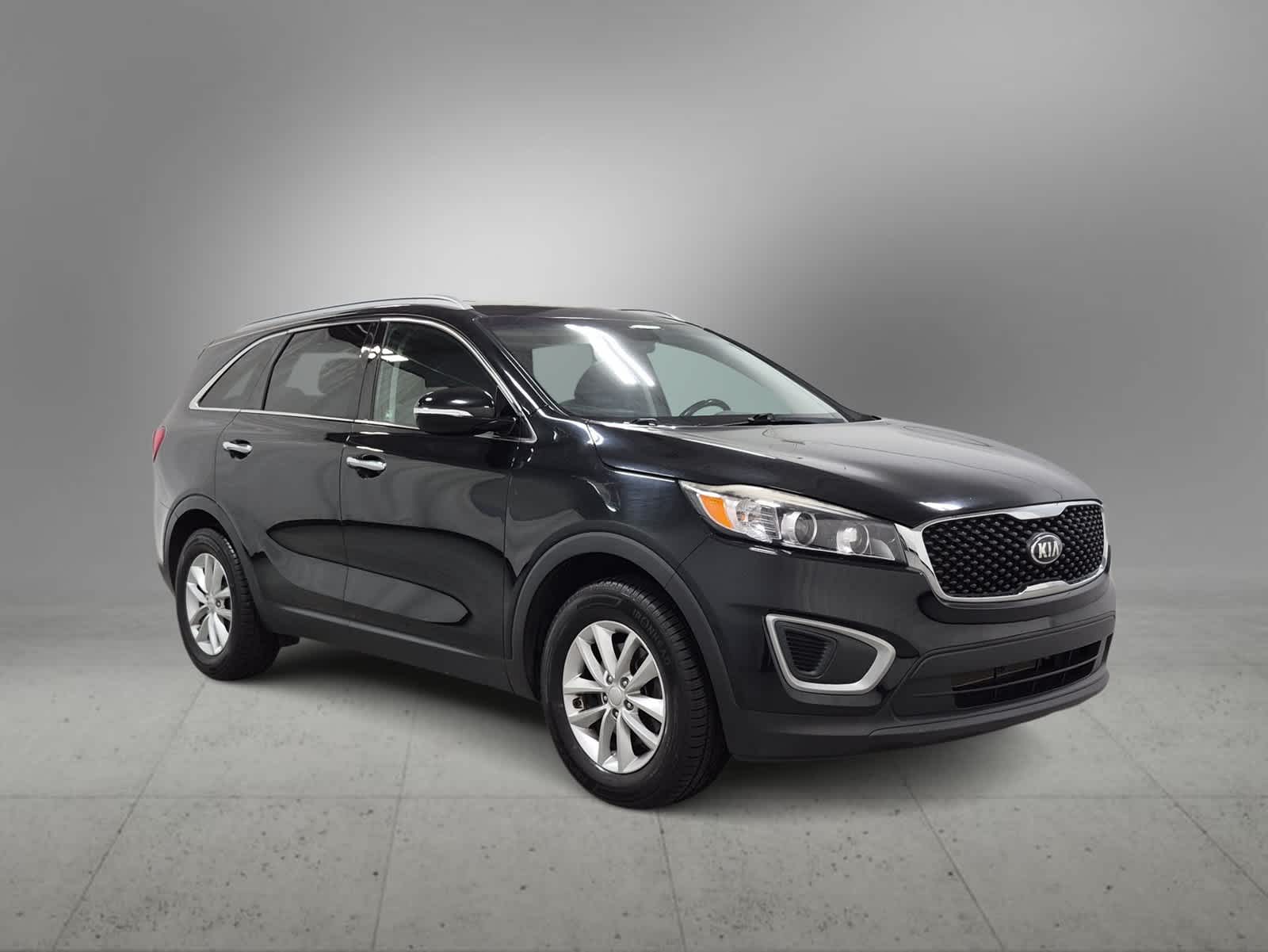 Used 2018 Kia Sorento LX with VIN 5XYPG4A38JG347517 for sale in Farmington, MI