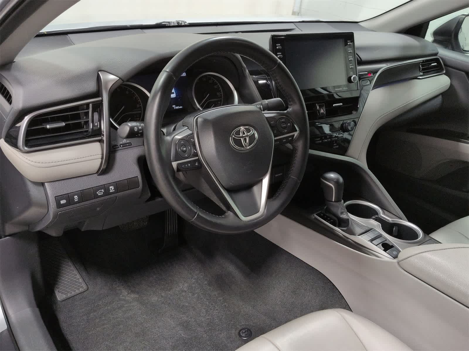 Thumbnail: 2022 Toyota Camry - 10