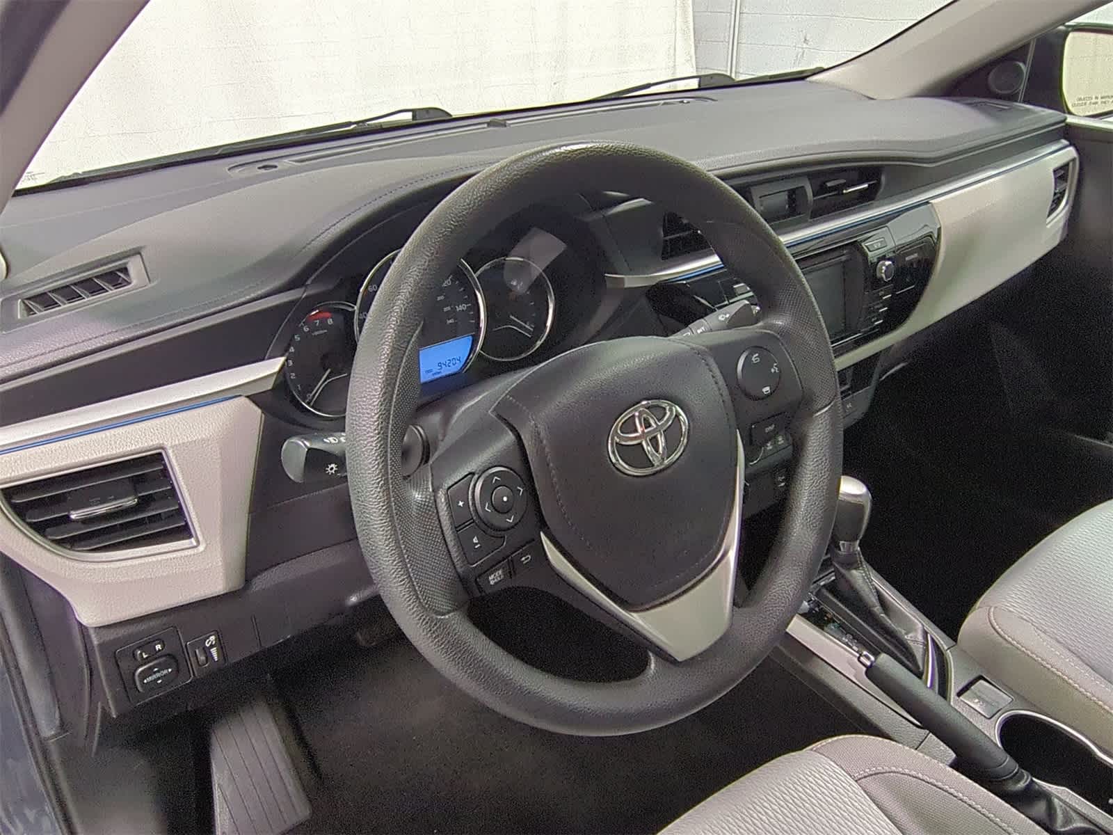 Thumbnail: 2016 Toyota Corolla - 10