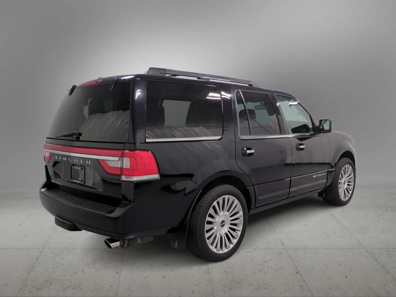 Thumbnail: 2017 Lincoln Navigator - 8