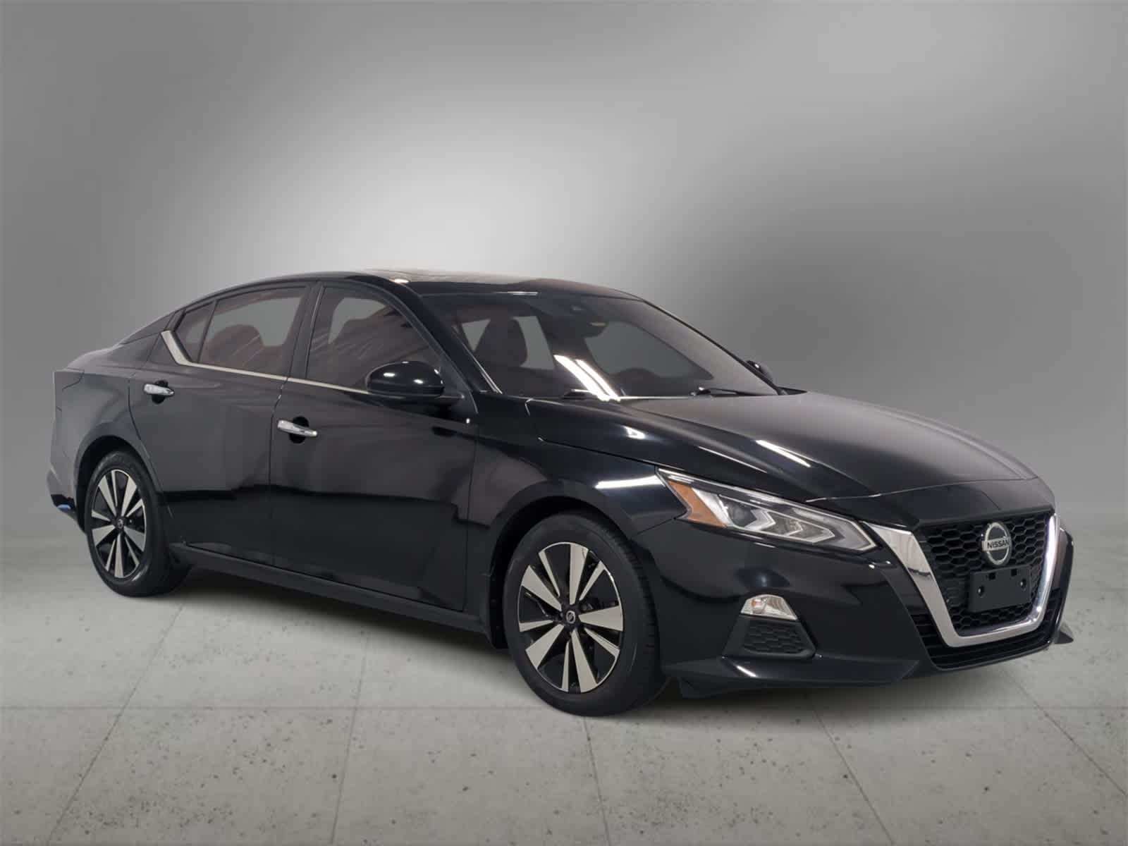 2022 Nissan Altima 2.5 SV photo 2
