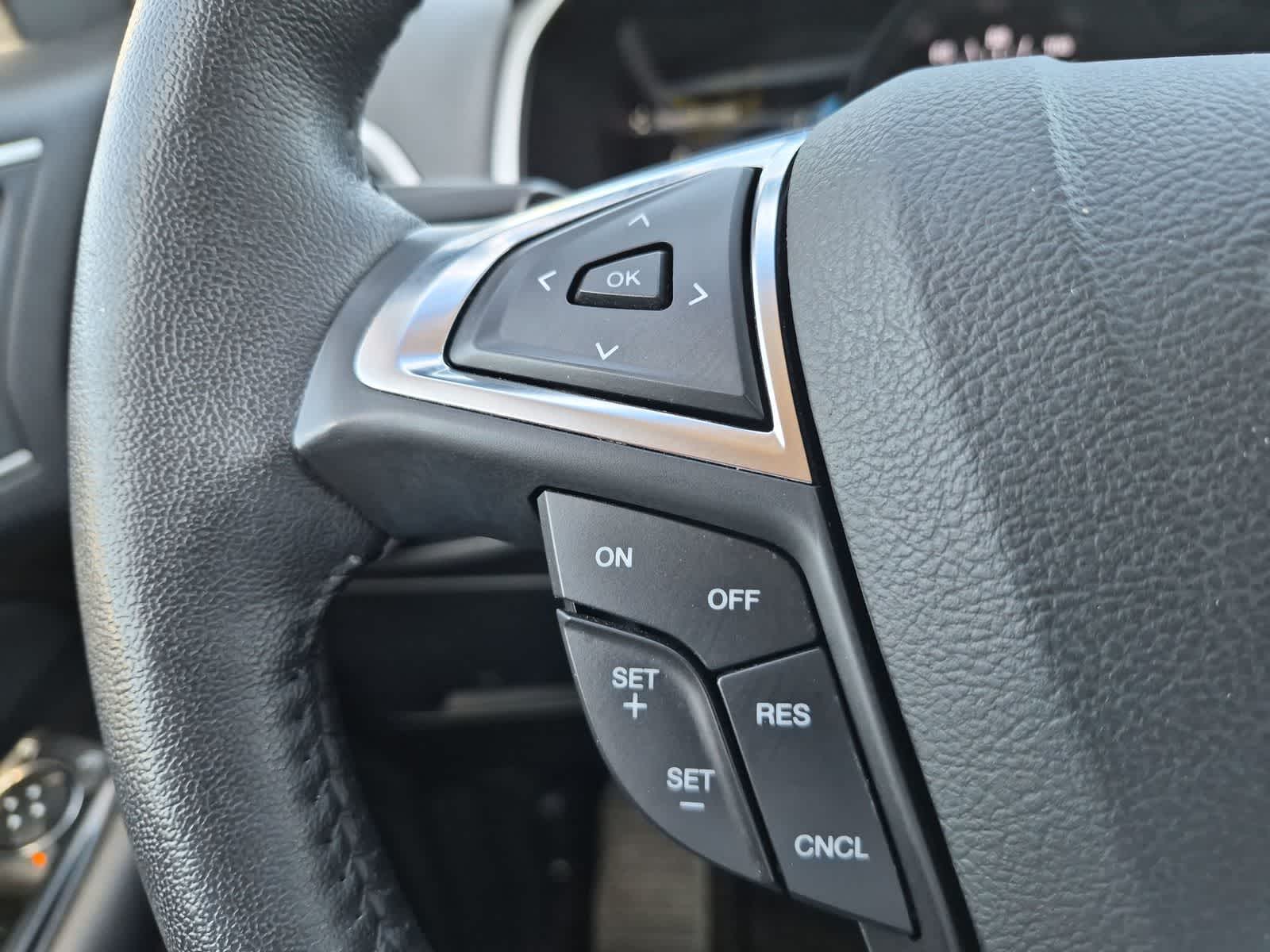 Thumbnail: 2018 Ford Edge - 24