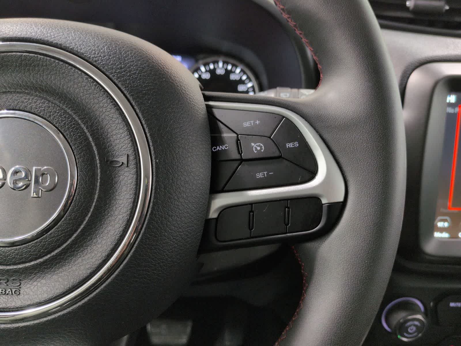 Thumbnail: 2023 Jeep Renegade - 25