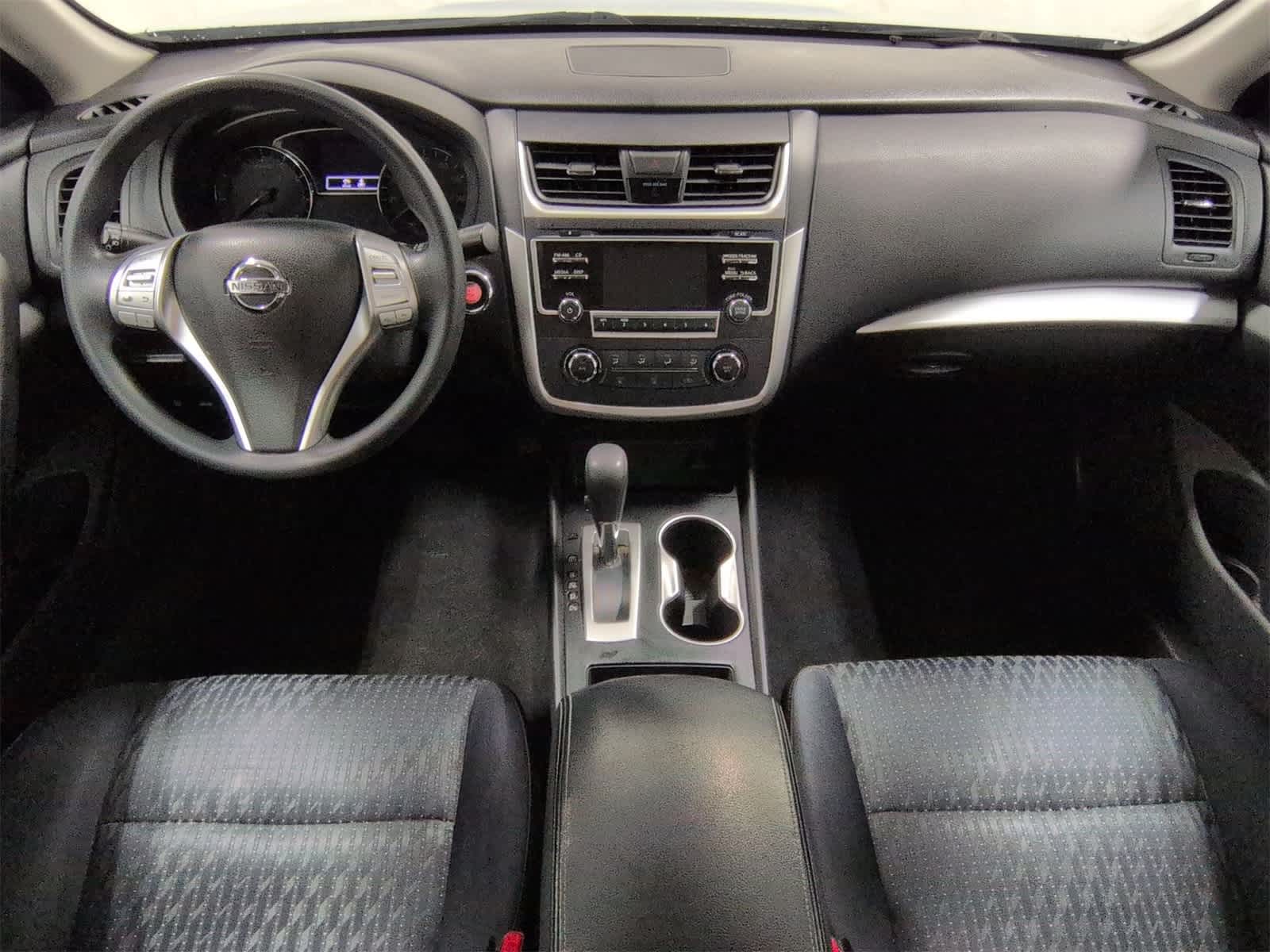 Thumbnail: 2017 Nissan Altima - 16